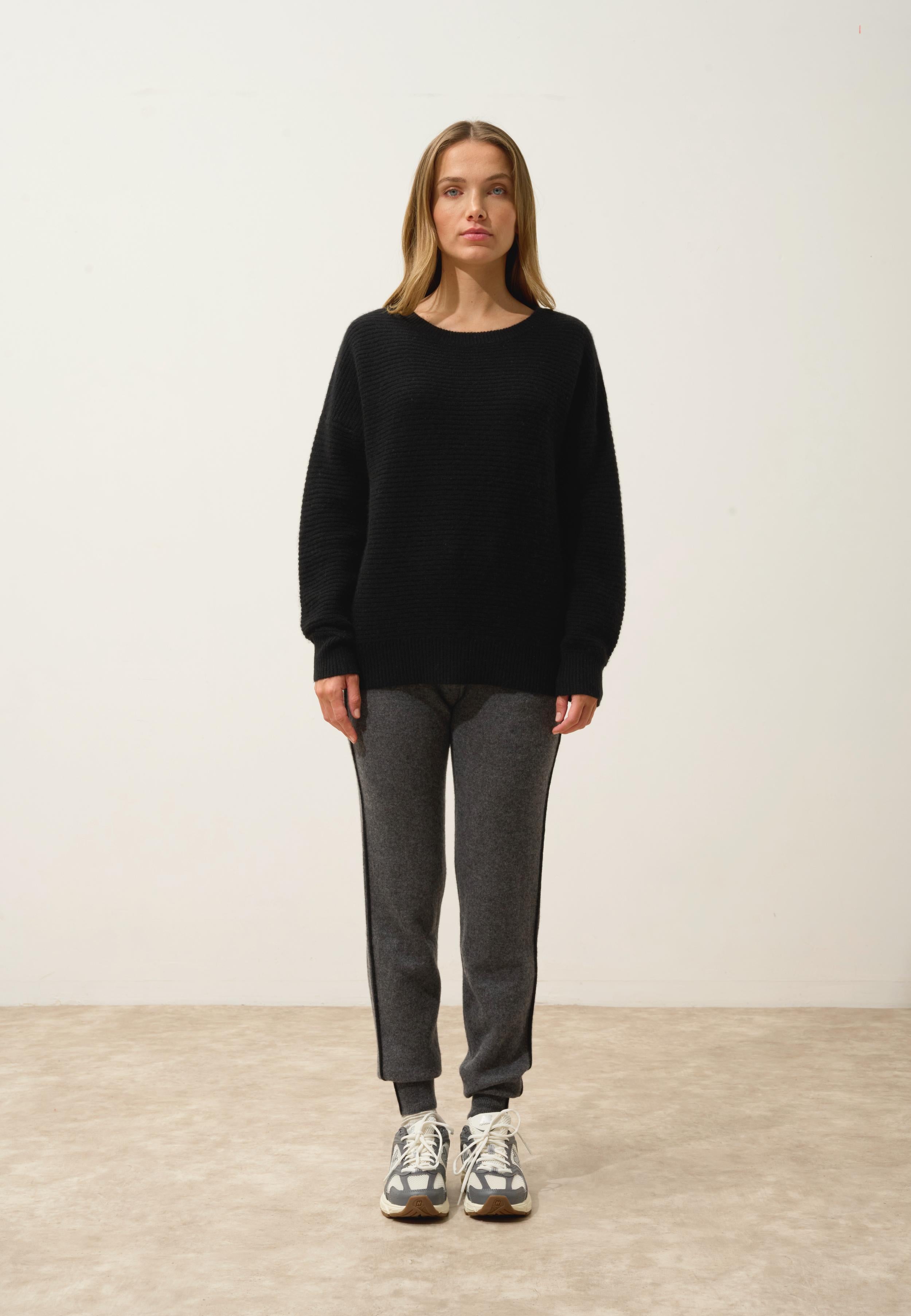 LOUNA pull col rond noir