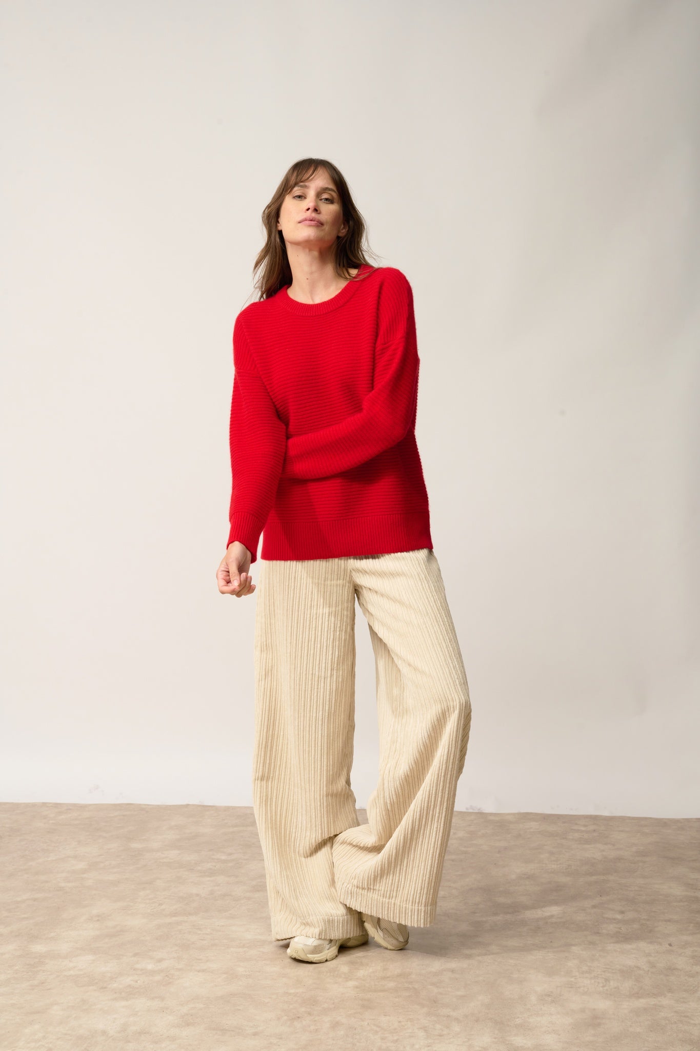 LOUNA pull col rond rouge
