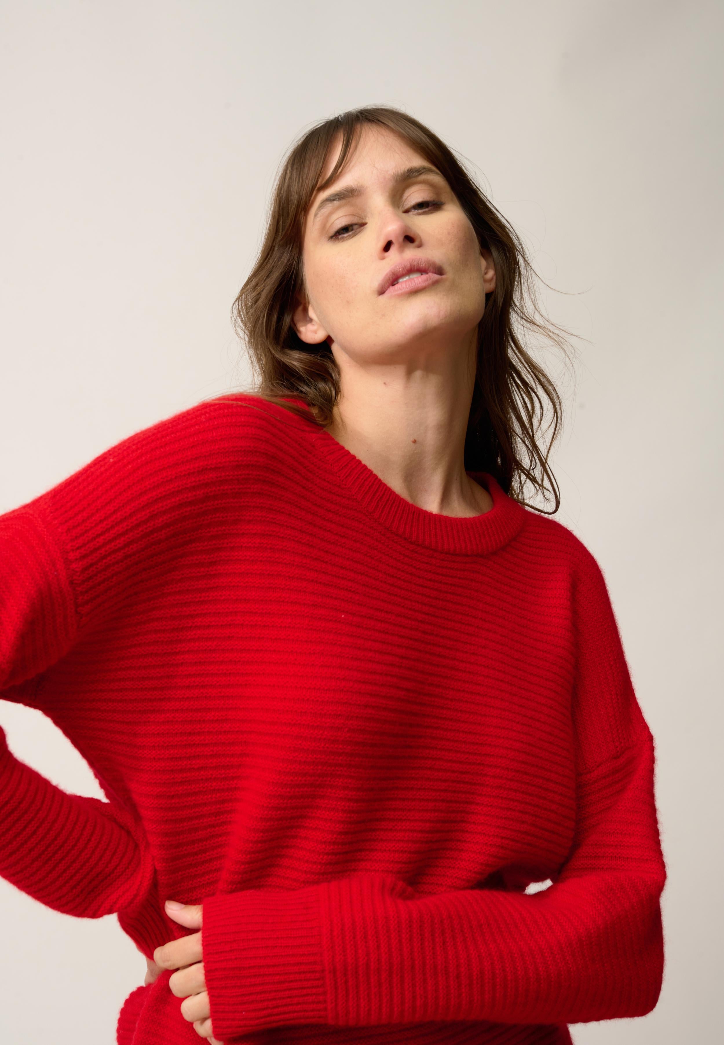 LOUNA pull col rond rouge