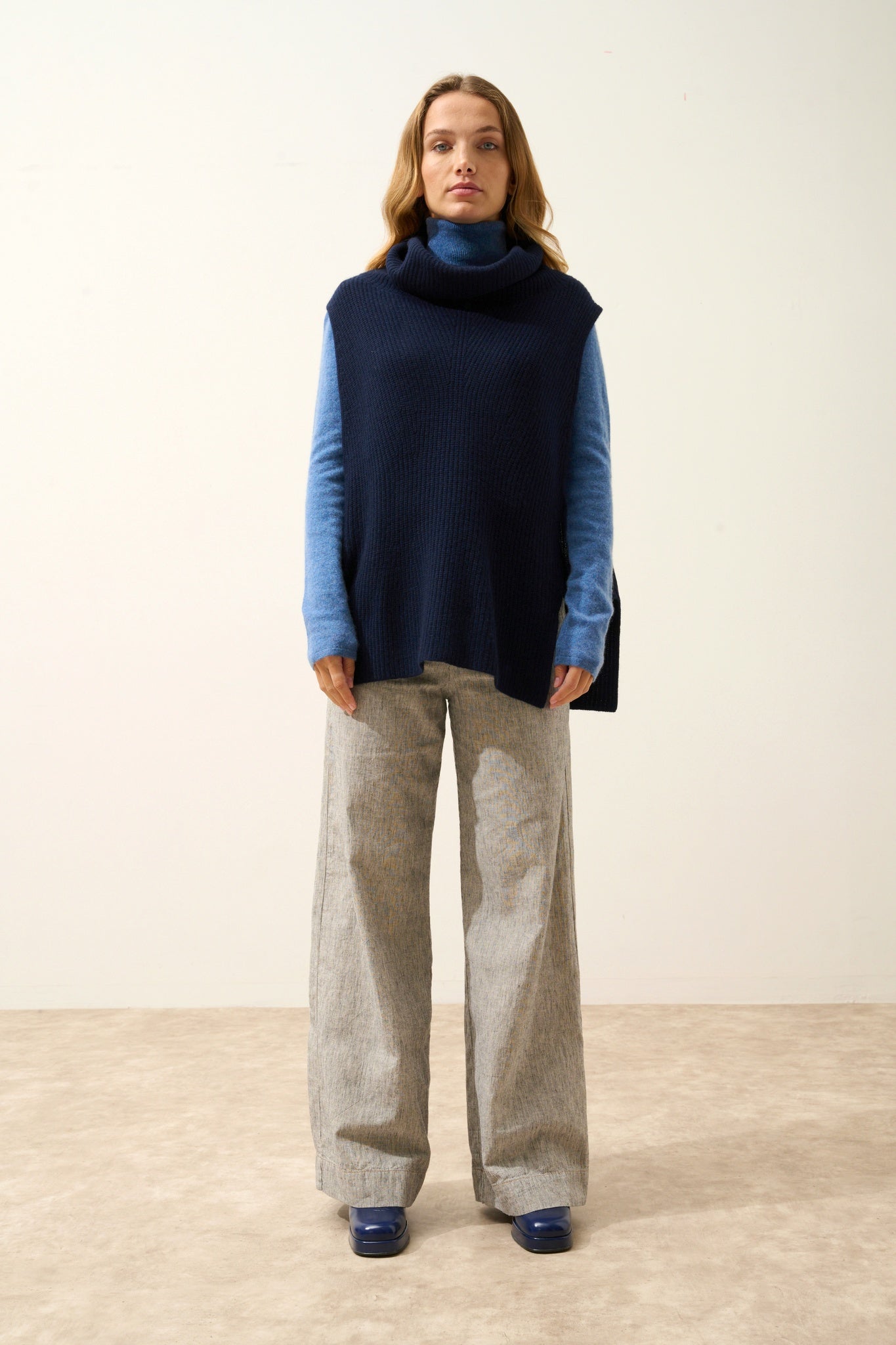 LOU cape col roulé navy