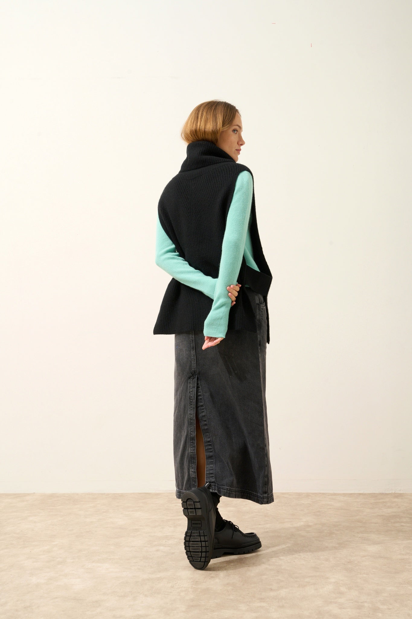 LOU black turtleneck cape