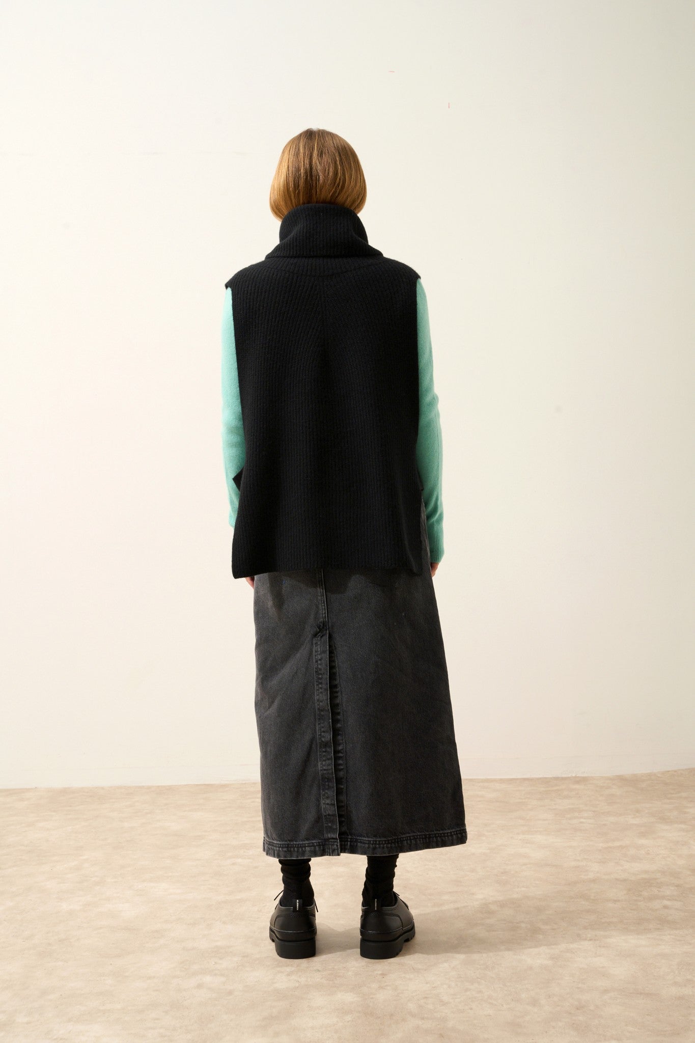 lou cape col roulé noir