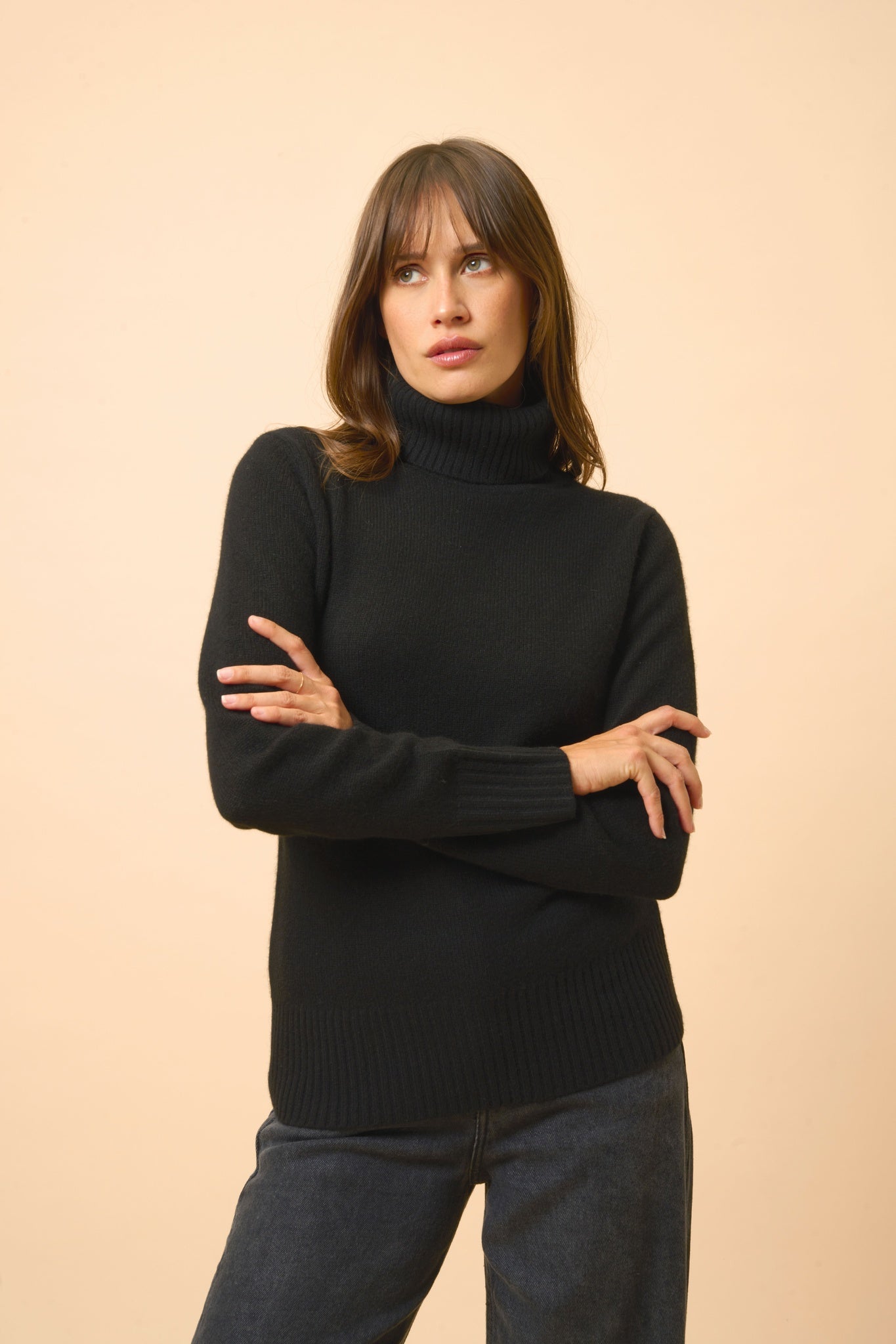 LUCIE pull col roulé noir