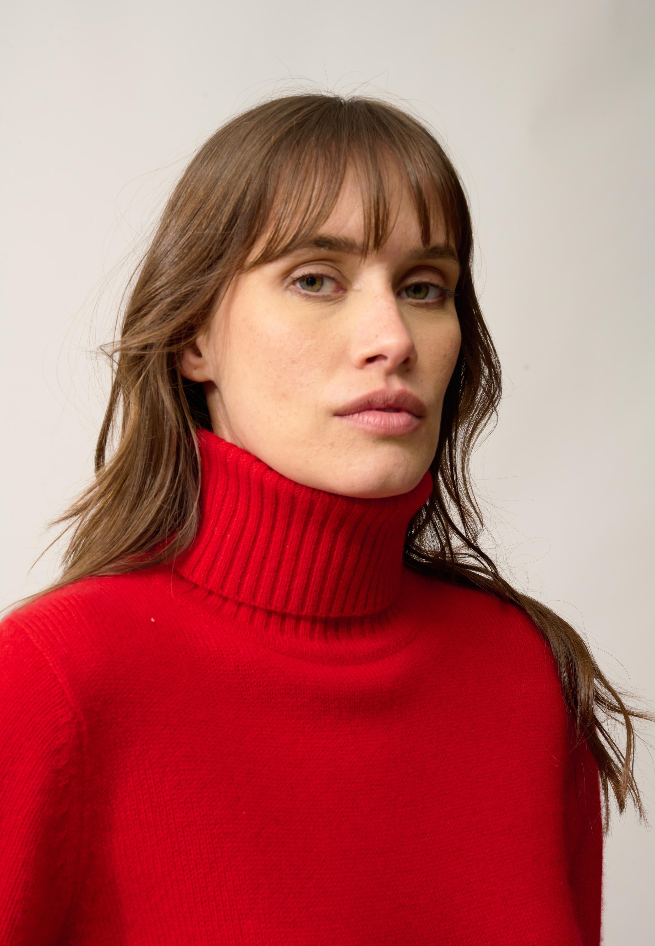 LUCIE pull col roulé rouge