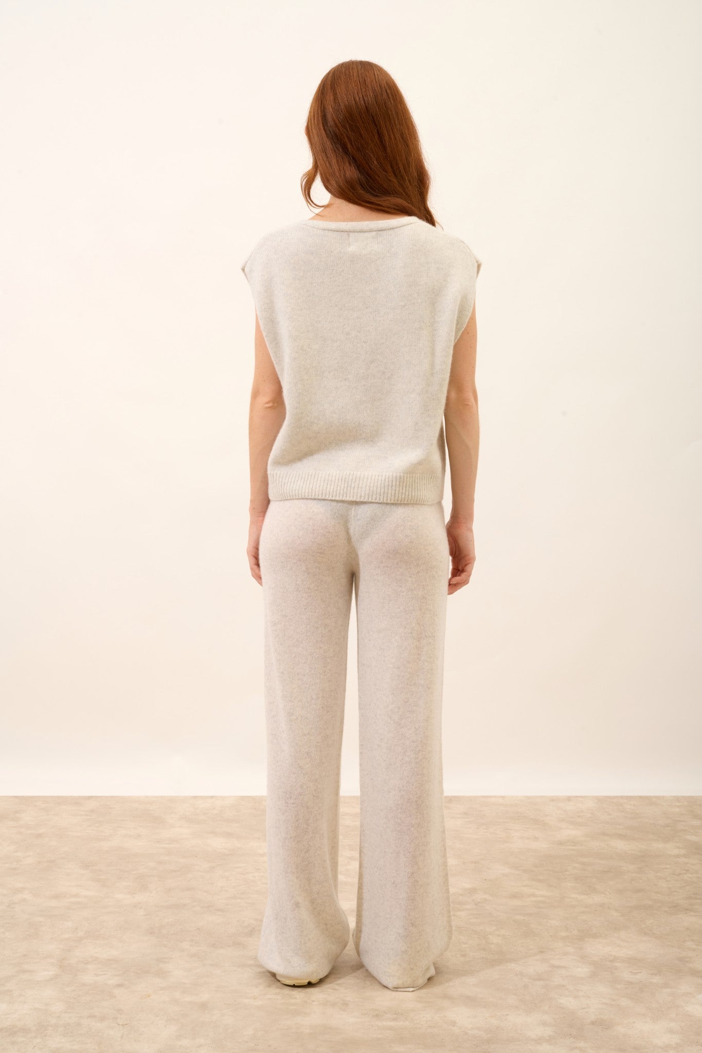 lucinda cardigan col v sans manches 6 fils gris perle chiné 100% cachemire