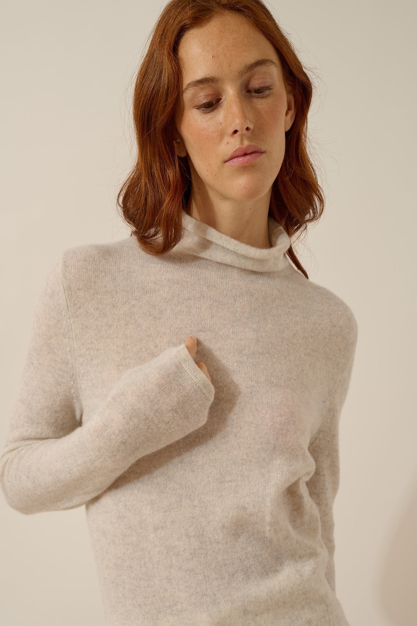 LYSANDRA pull col roulé gris perle chiné