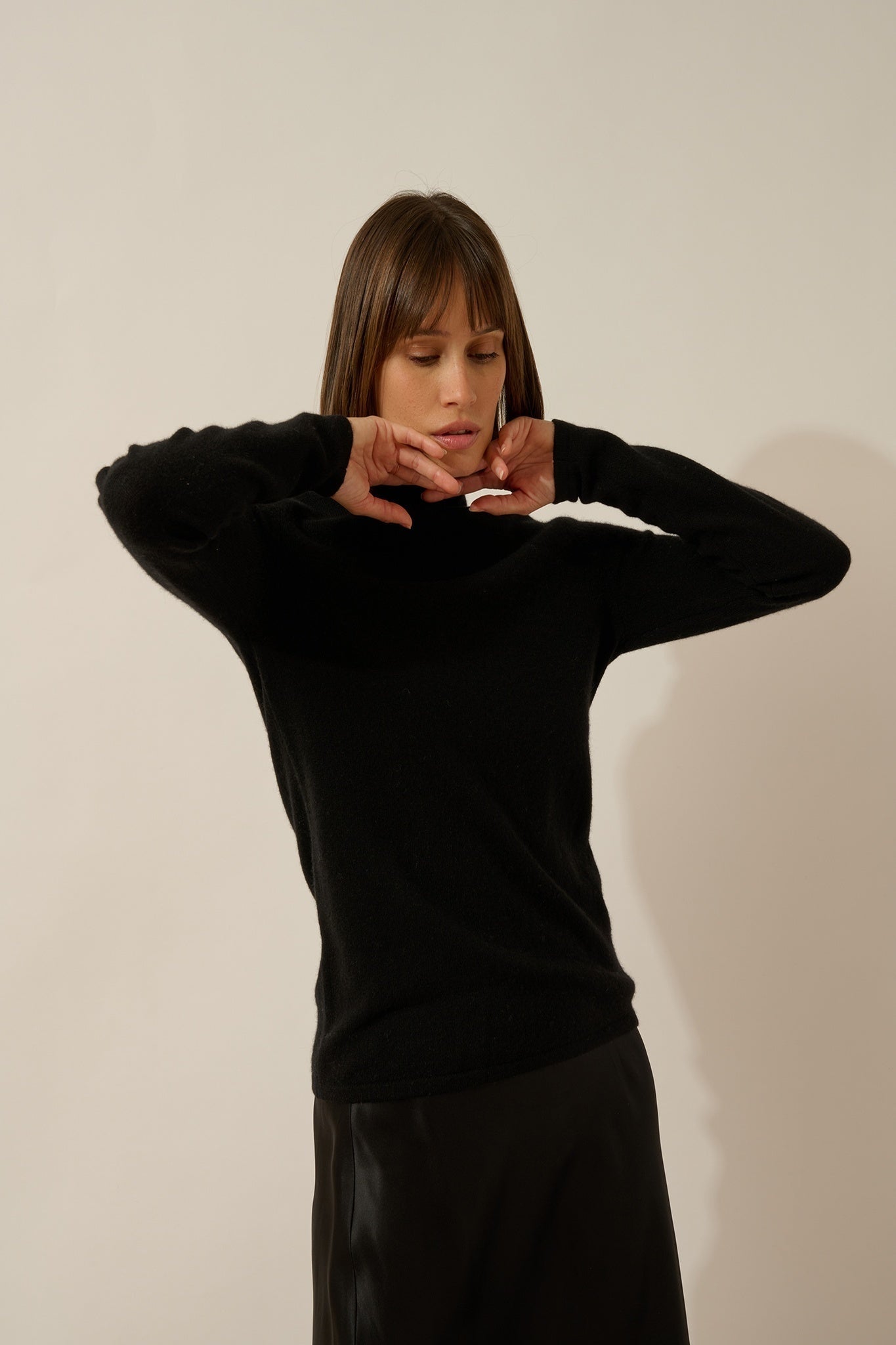 LYSANDRA pull col roulé noir