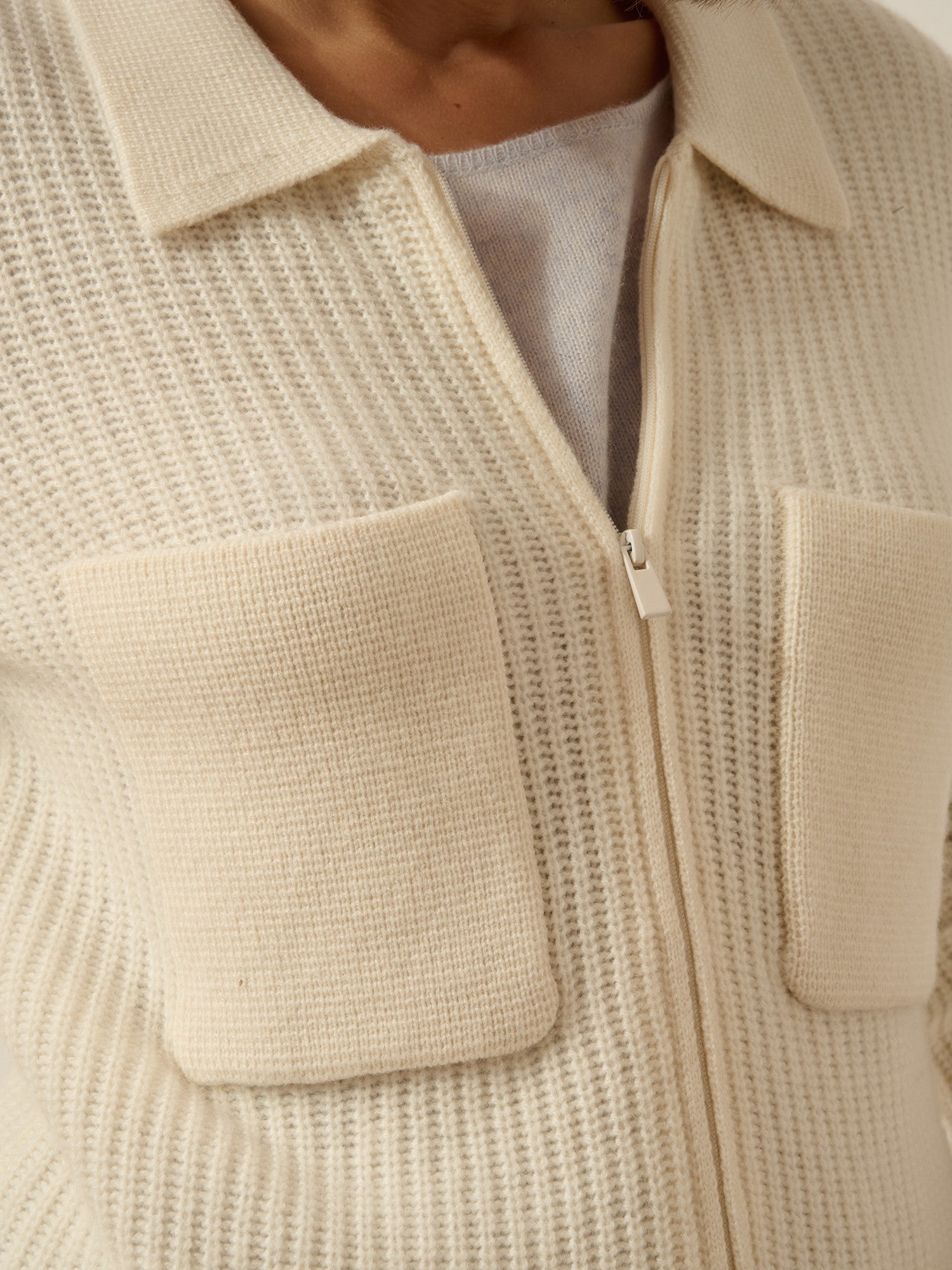 Margarethe short zippered jacket with shirt collar, 4 threads, ivory