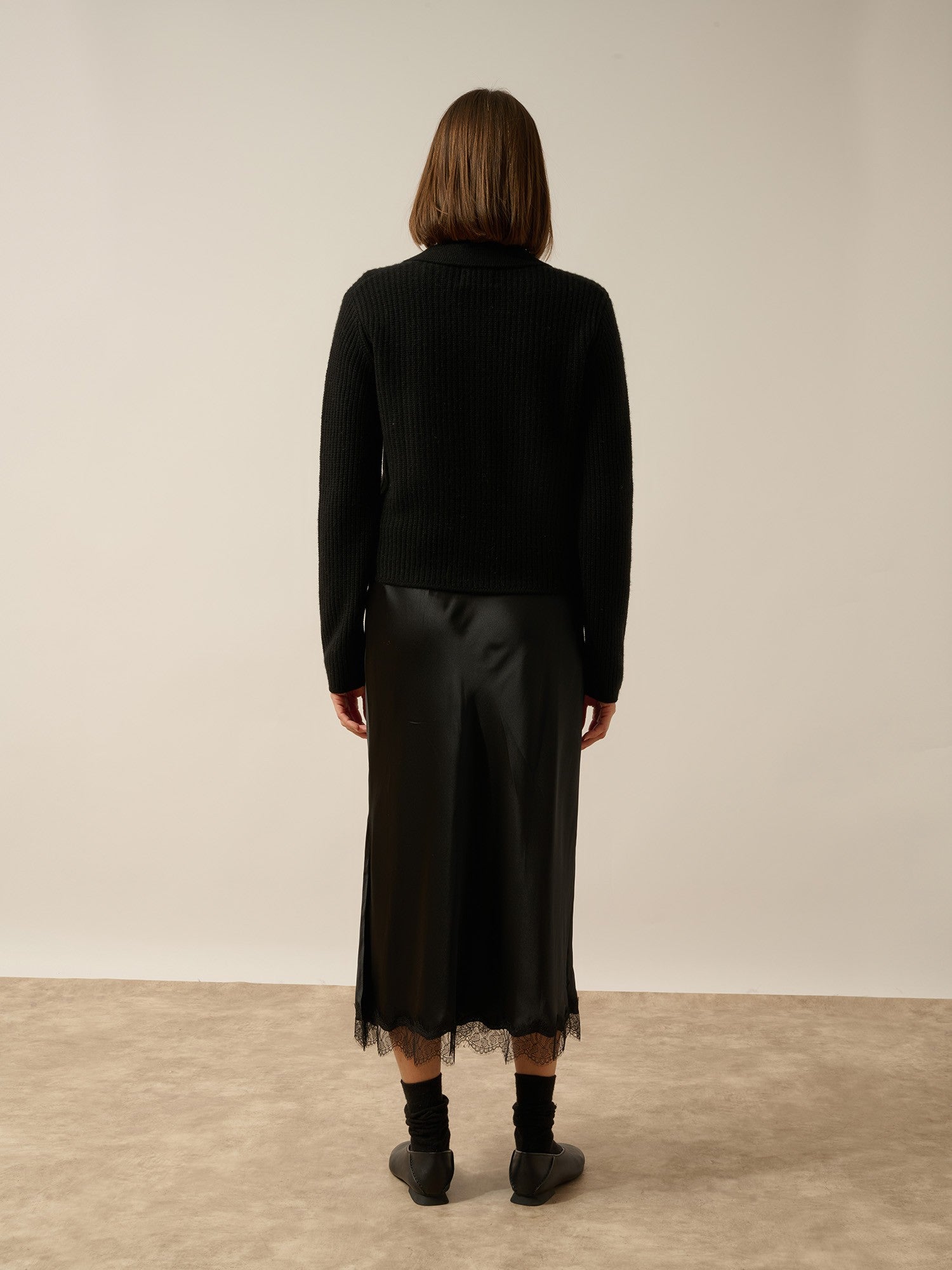 Margarethe short zippered jacket with shirt collar, 4 black threads