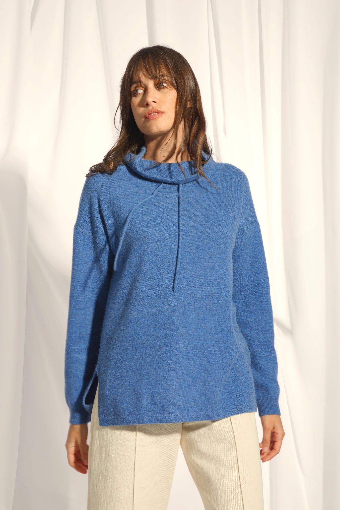 MELROSE pull col montant bleu denim