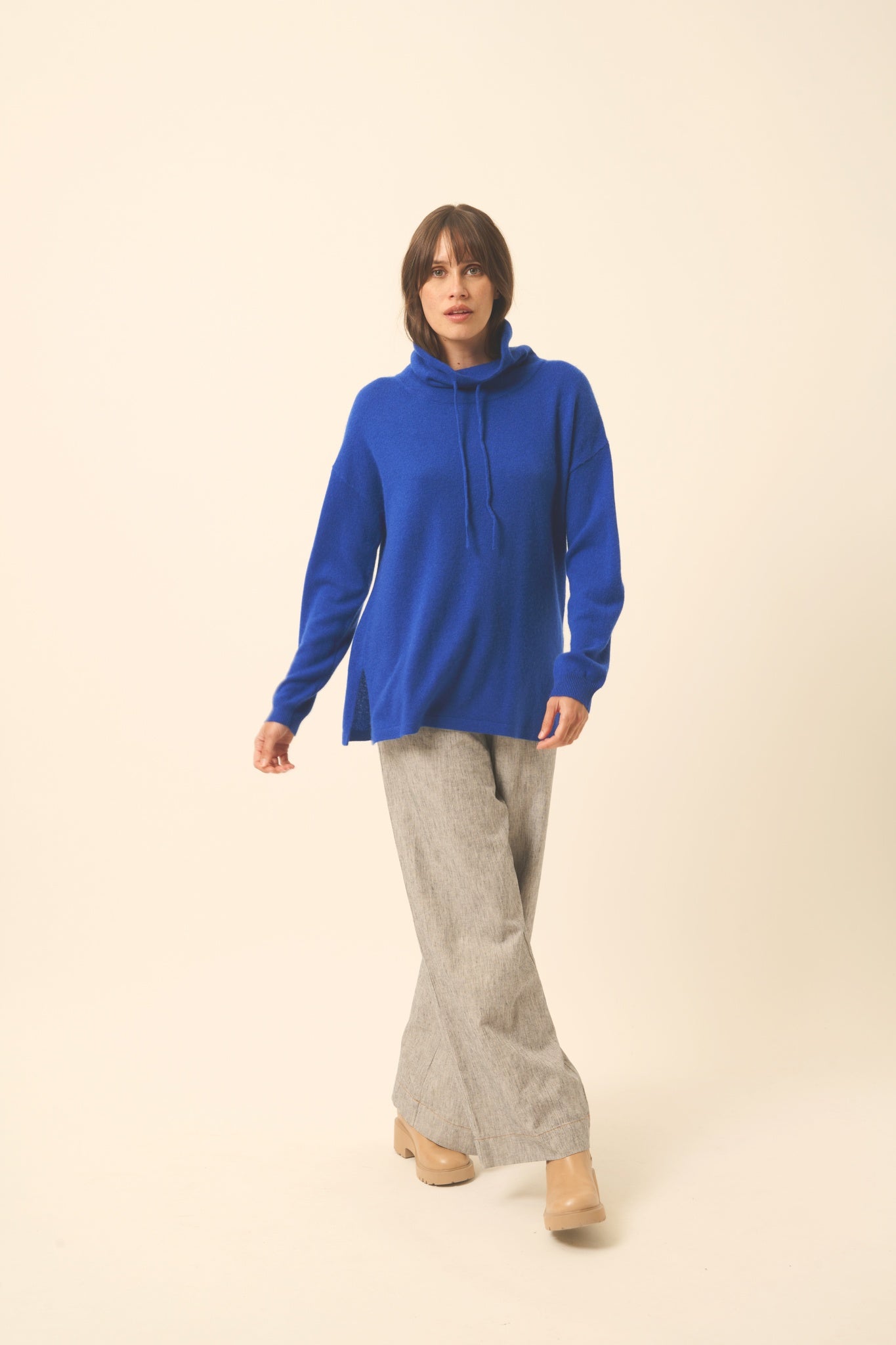 MELROSE pull col montant outremer