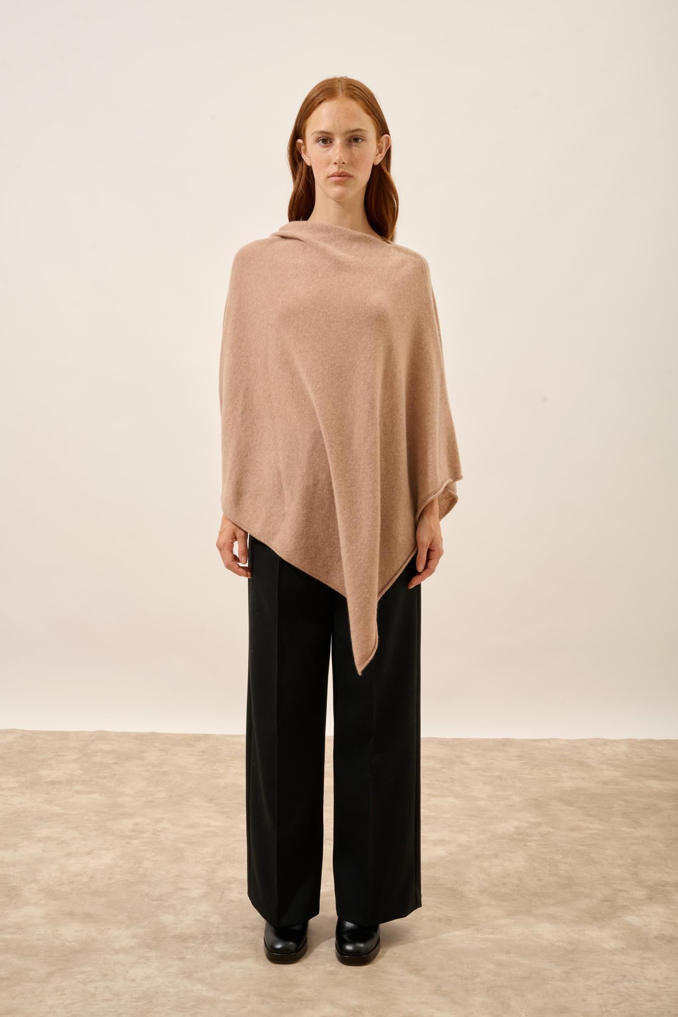 MEREDITH poncho col bateau camel chiné