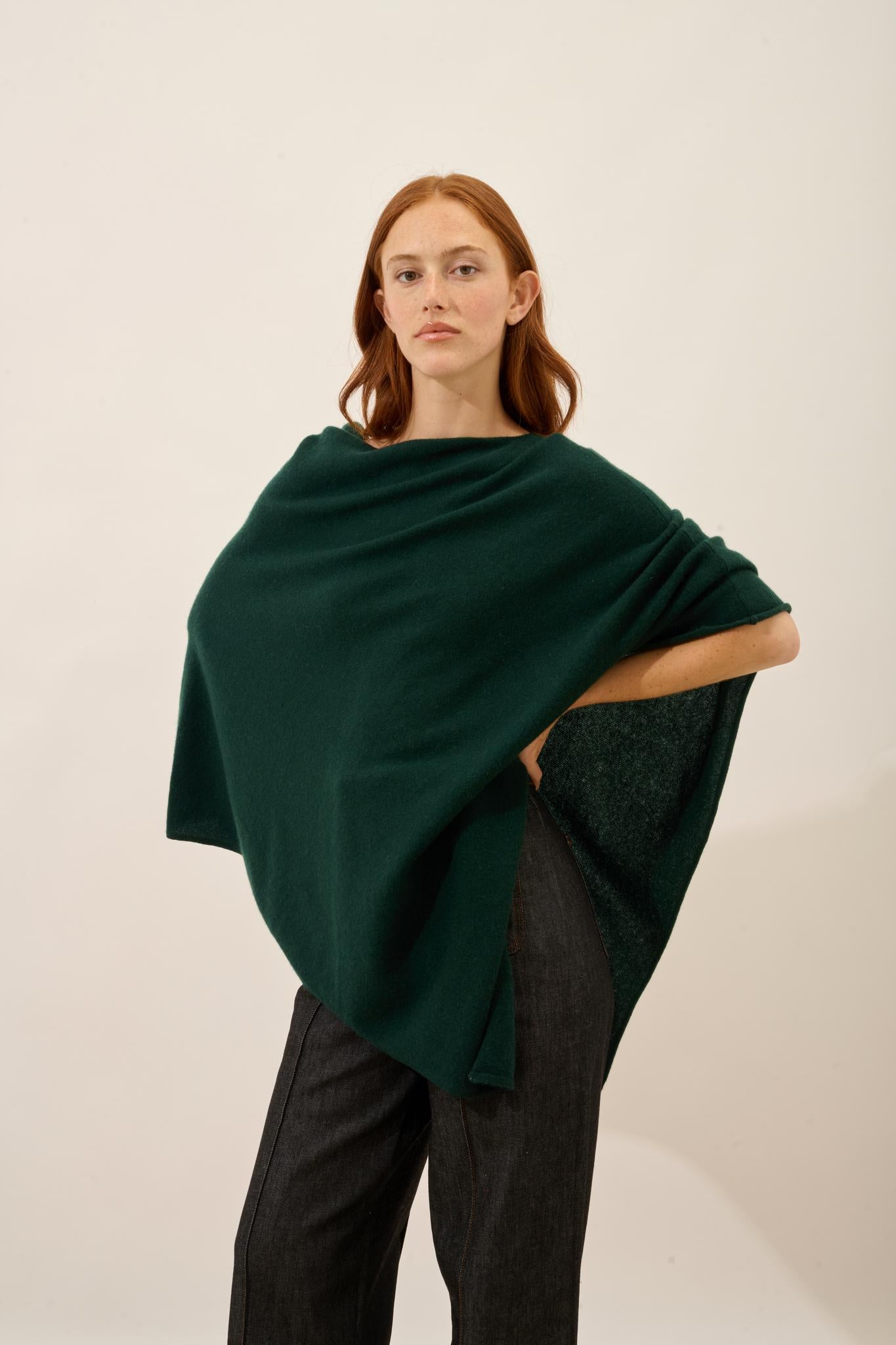 MEREDITH poncho col bateau cyprès