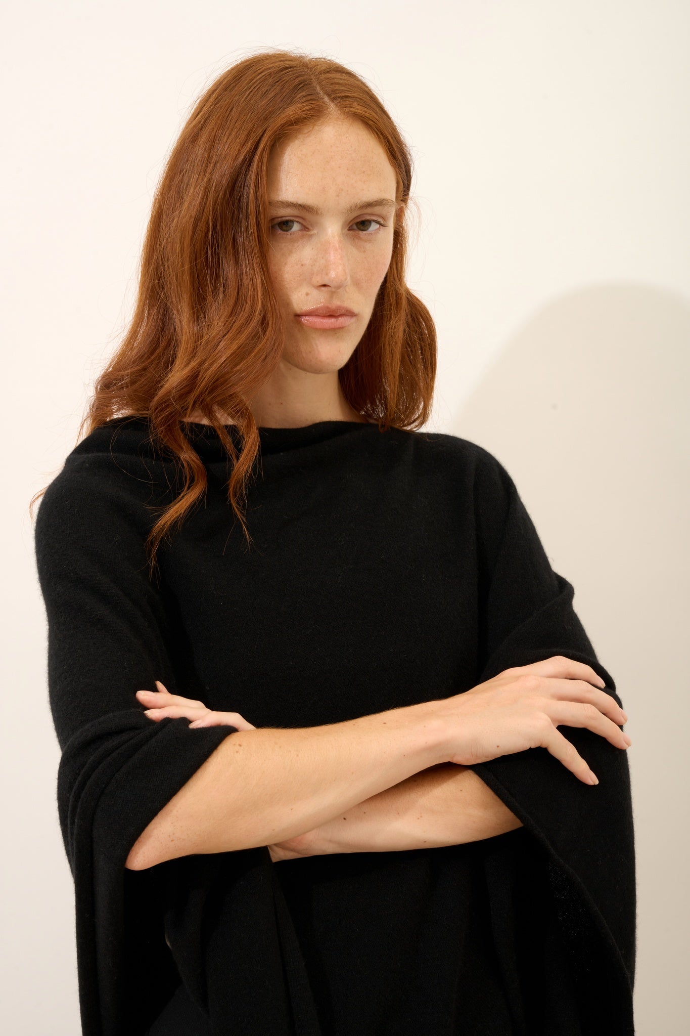 MEREDITH poncho col bateau noir