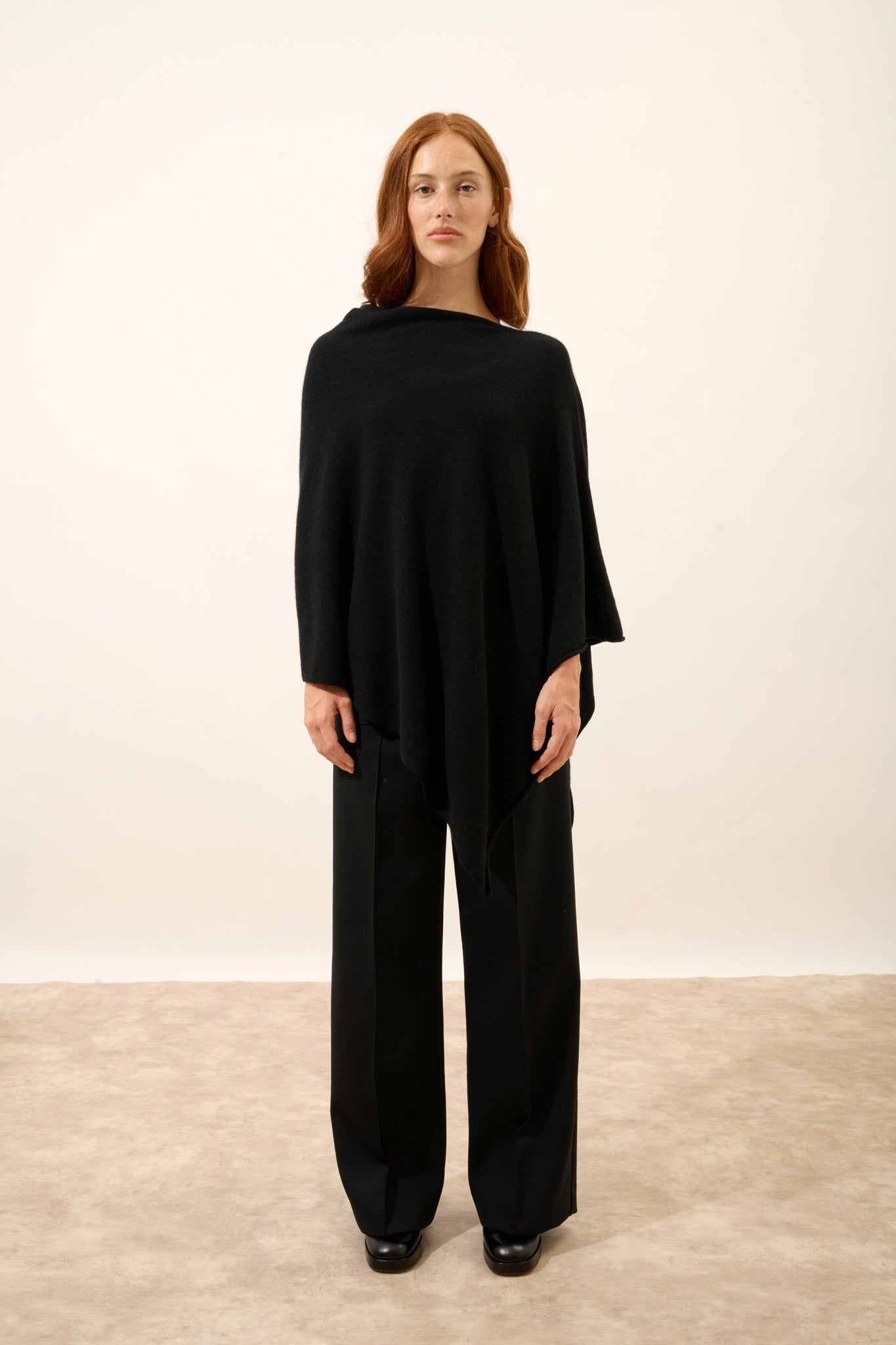 MEREDITH poncho col bateau noir