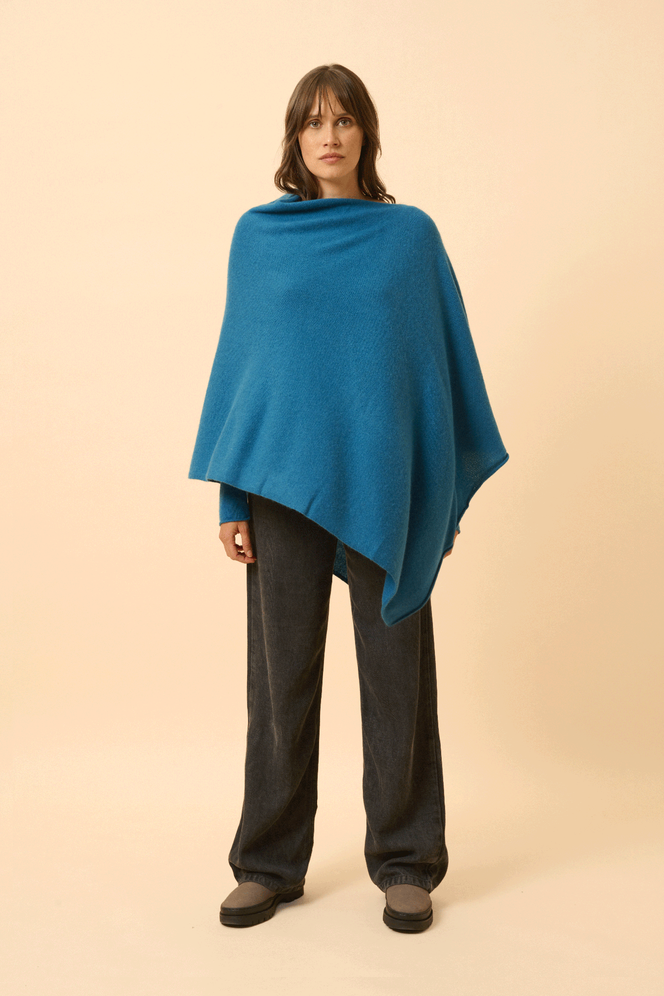 MEREDITH poncho col bateau paon