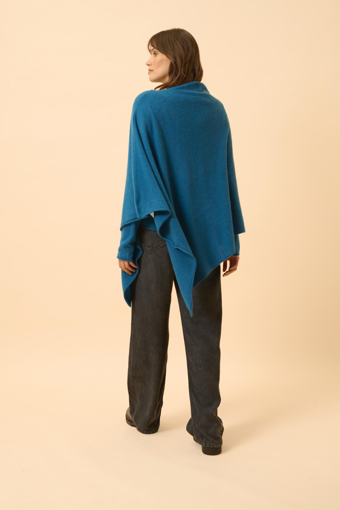 MEREDITH poncho col bateau paon