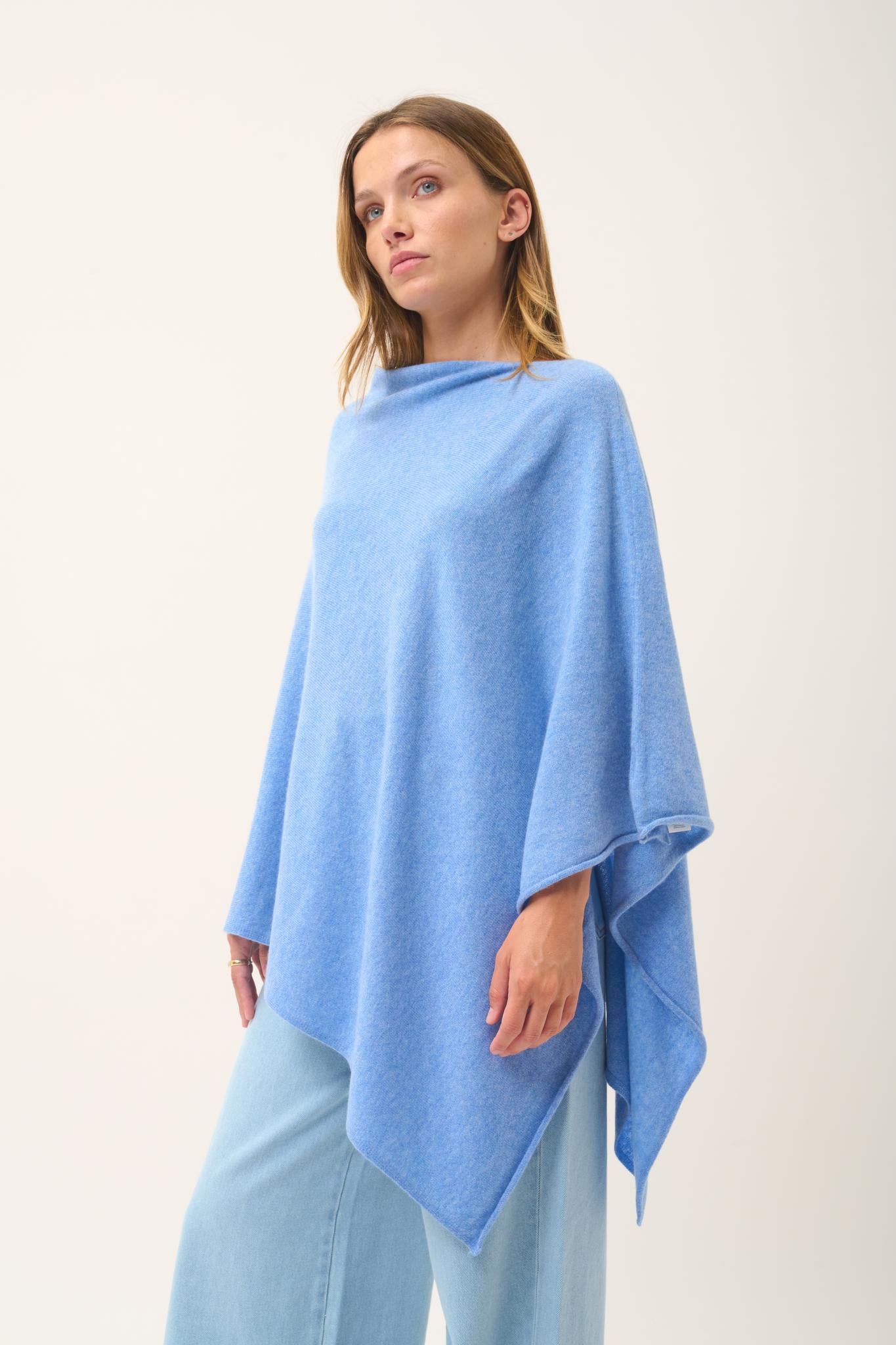 MEREDITH poncho col bateau sky