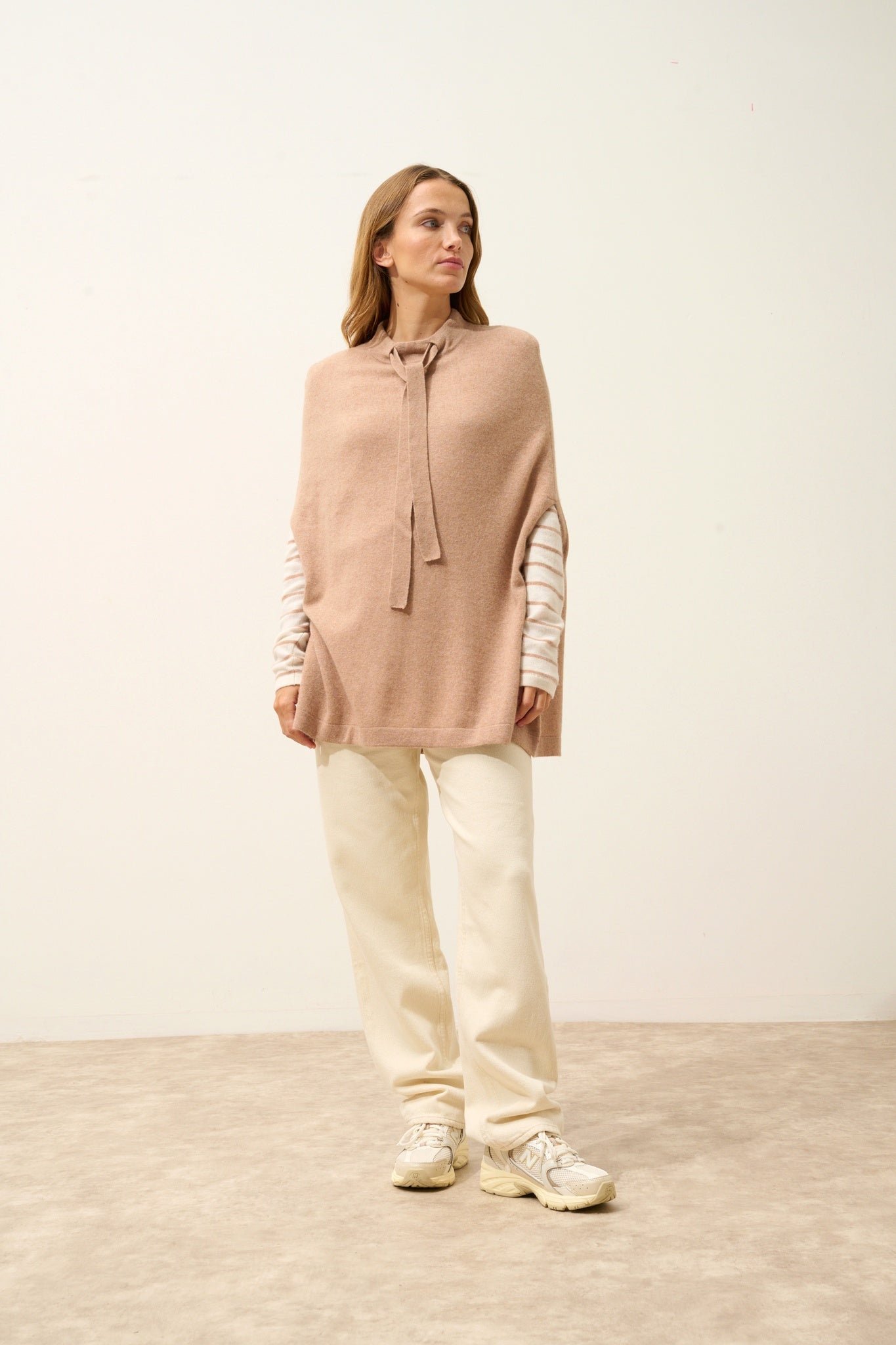 MIAMAR cape with round neck in mottled camel