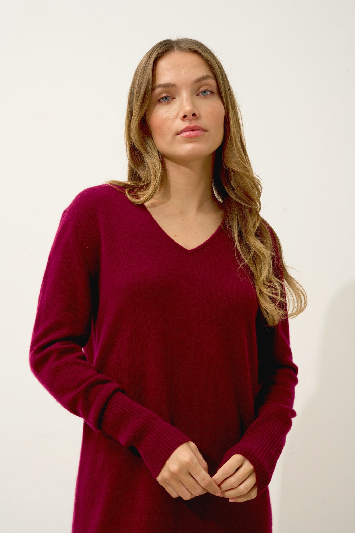 mileya robe col v bordeaux 100% cachemire