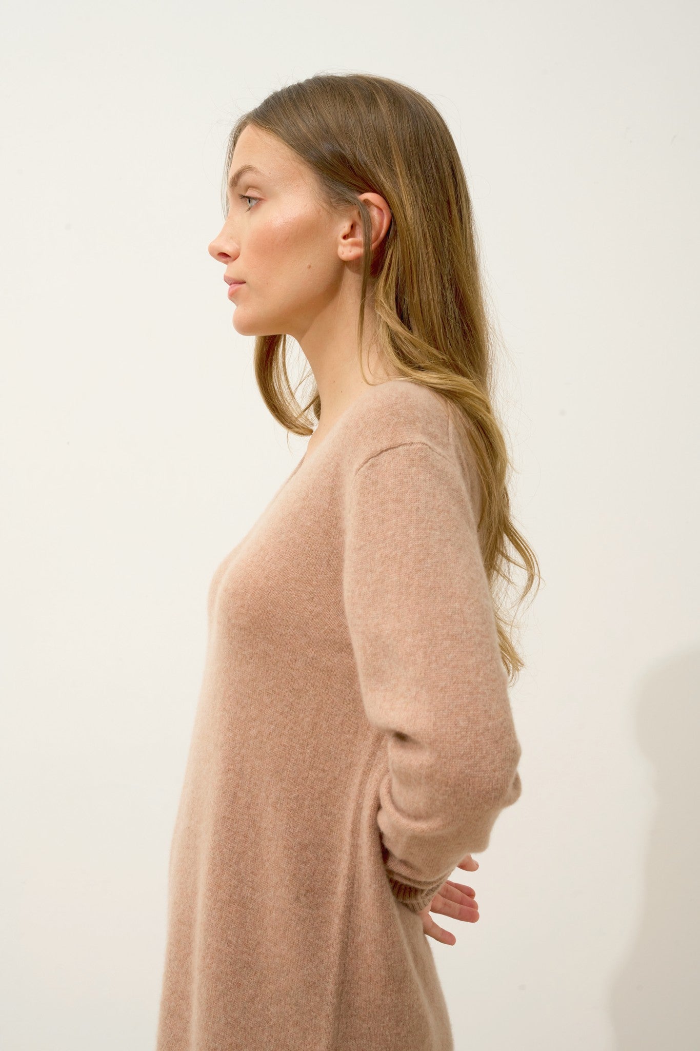 mileya robe col v camel chiné 100% cachemire