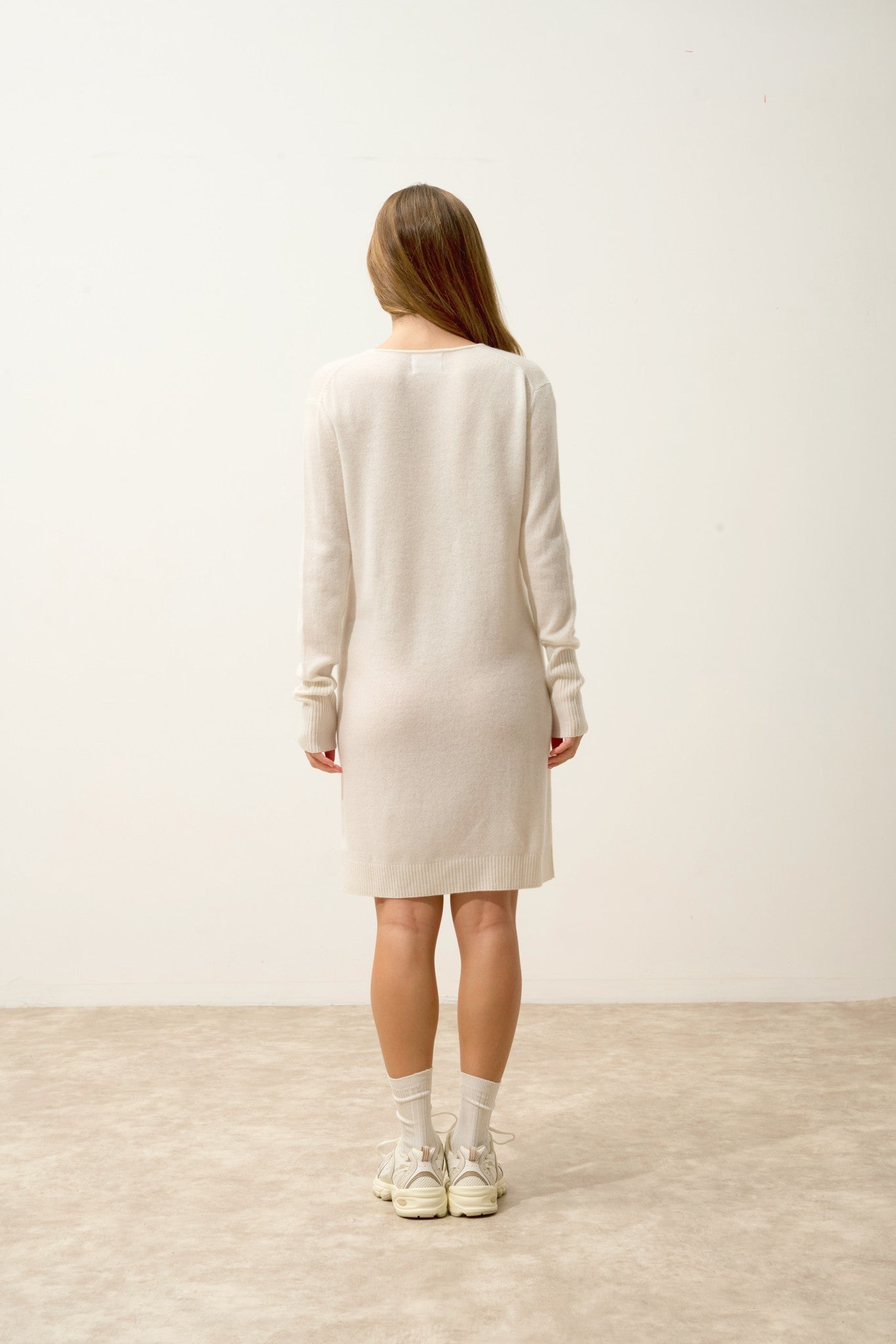 mileya robe col v ivoire 100% cachemire