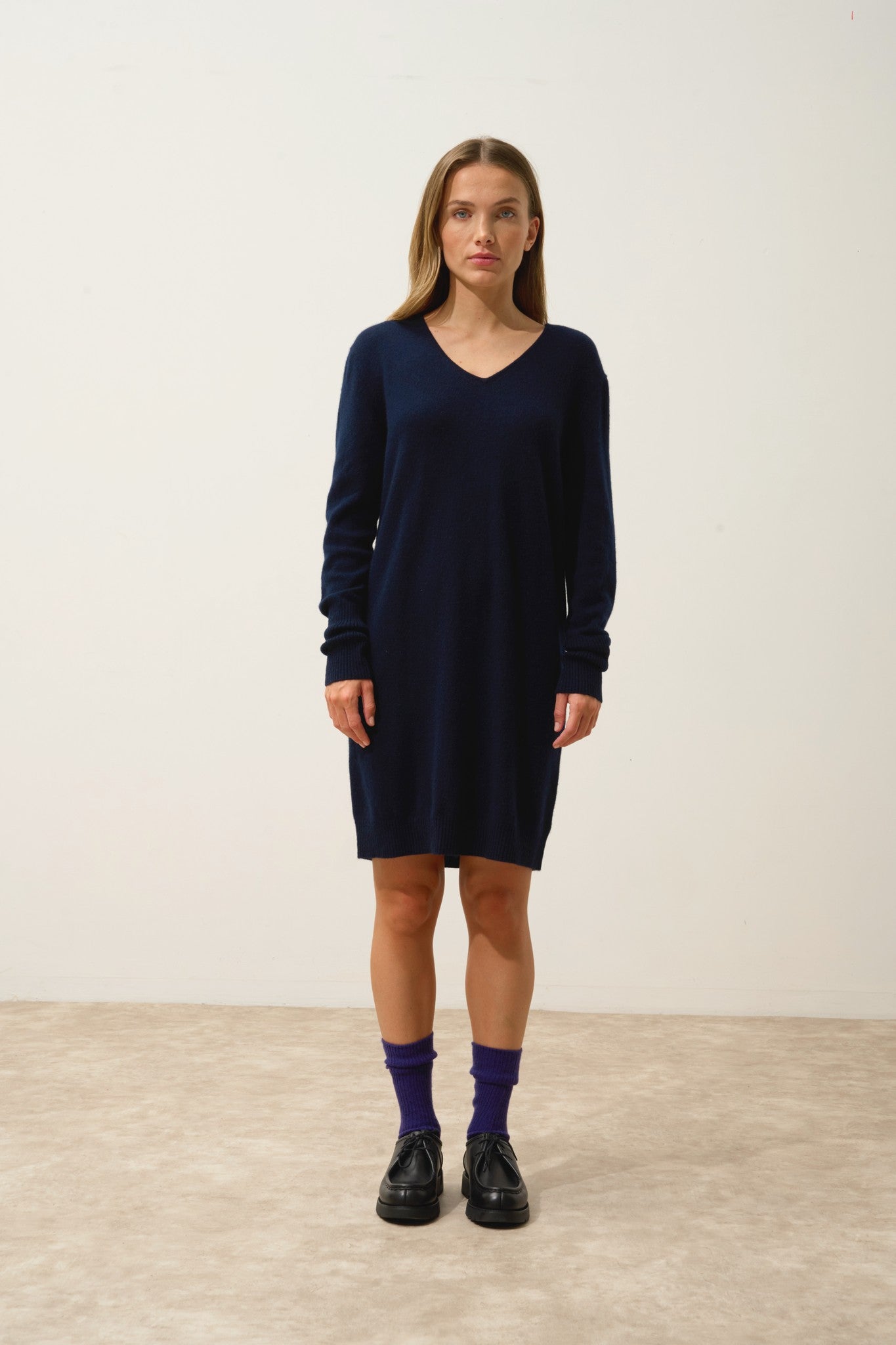 mileya robe col v navy 100% cachemire
