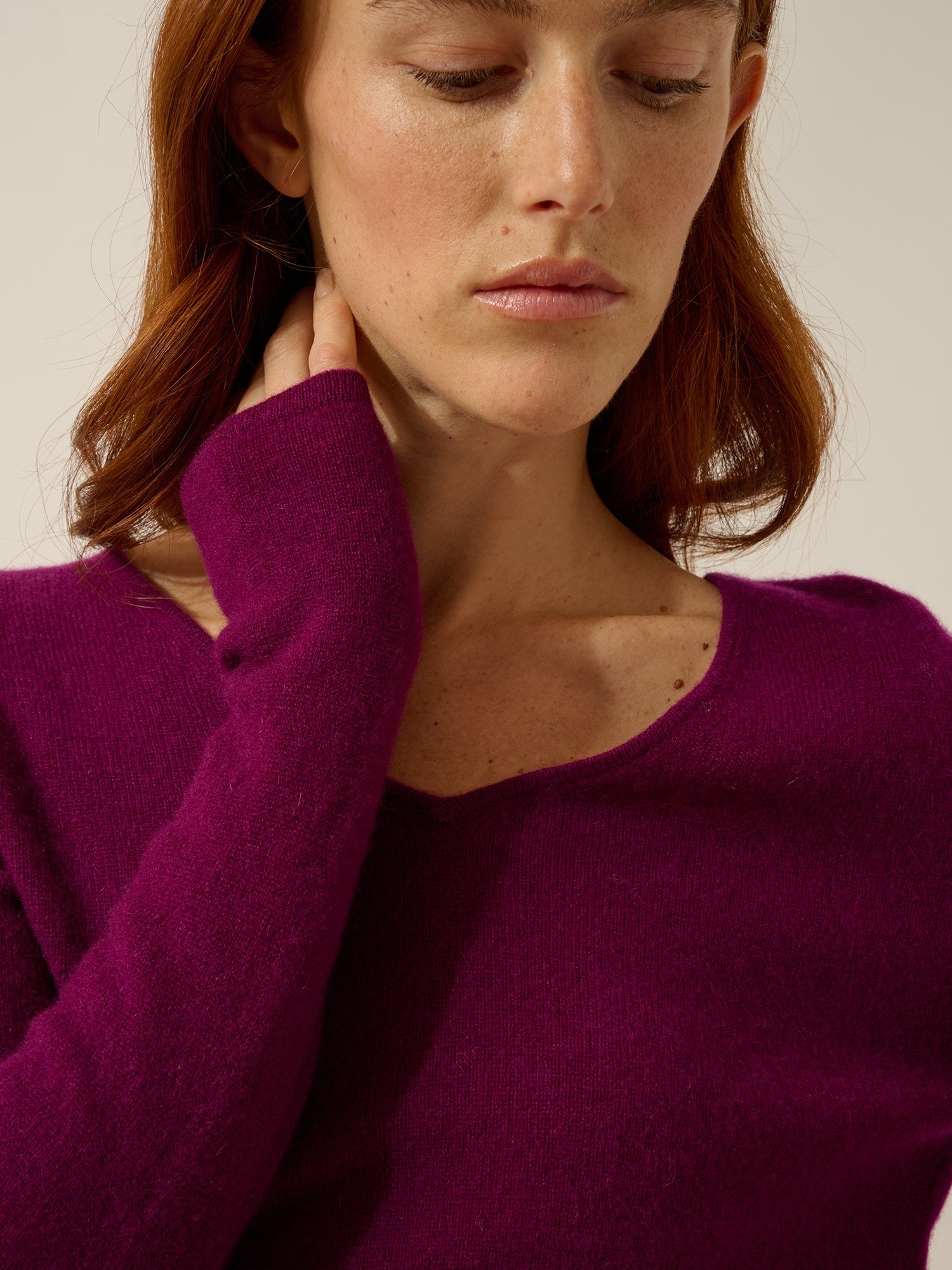 mirella pullover with v-neck front and back in plum
