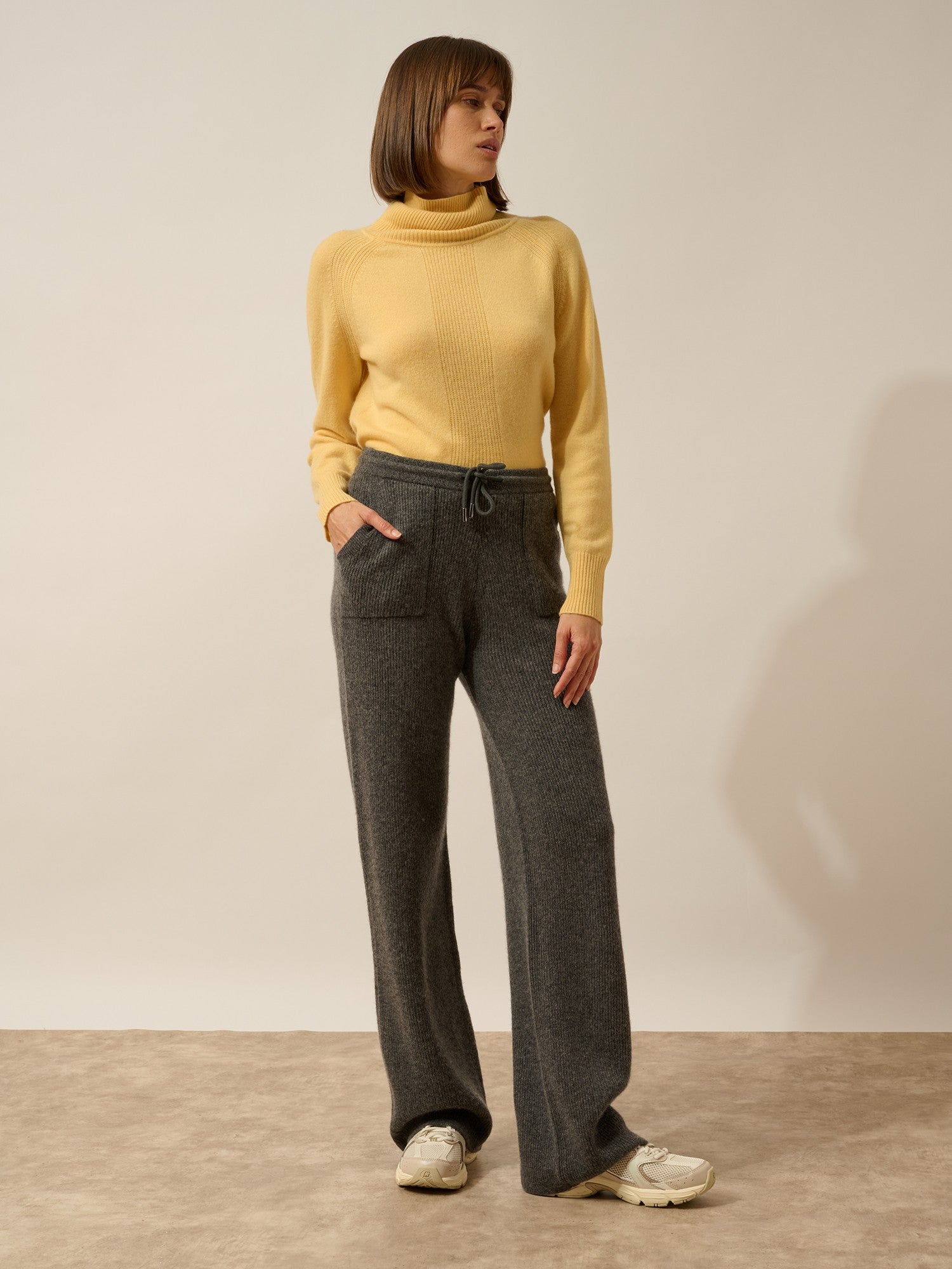 naior wide-leg pants in heathered anthracite
