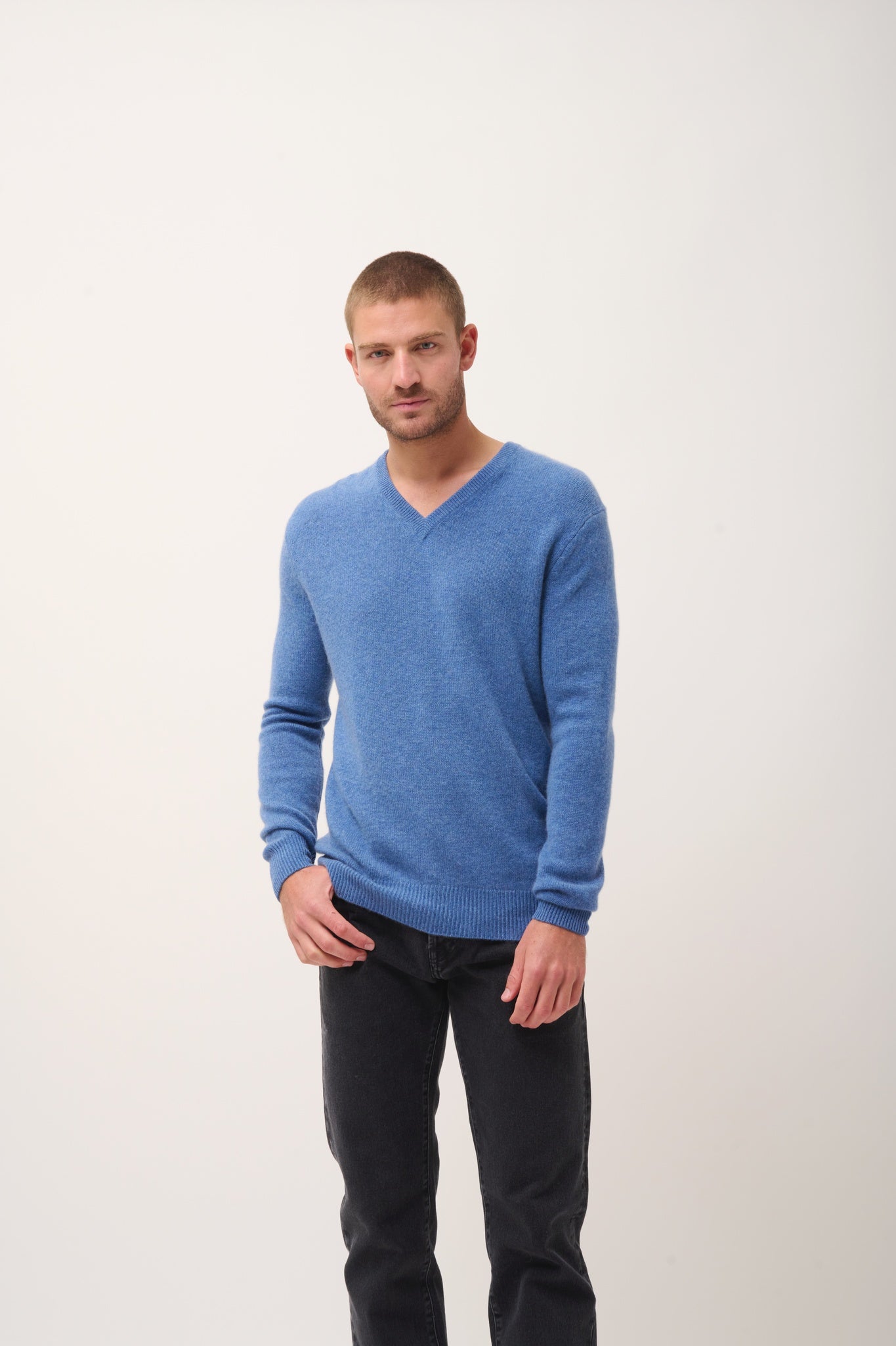 NATHAN  pull col v bleu denim