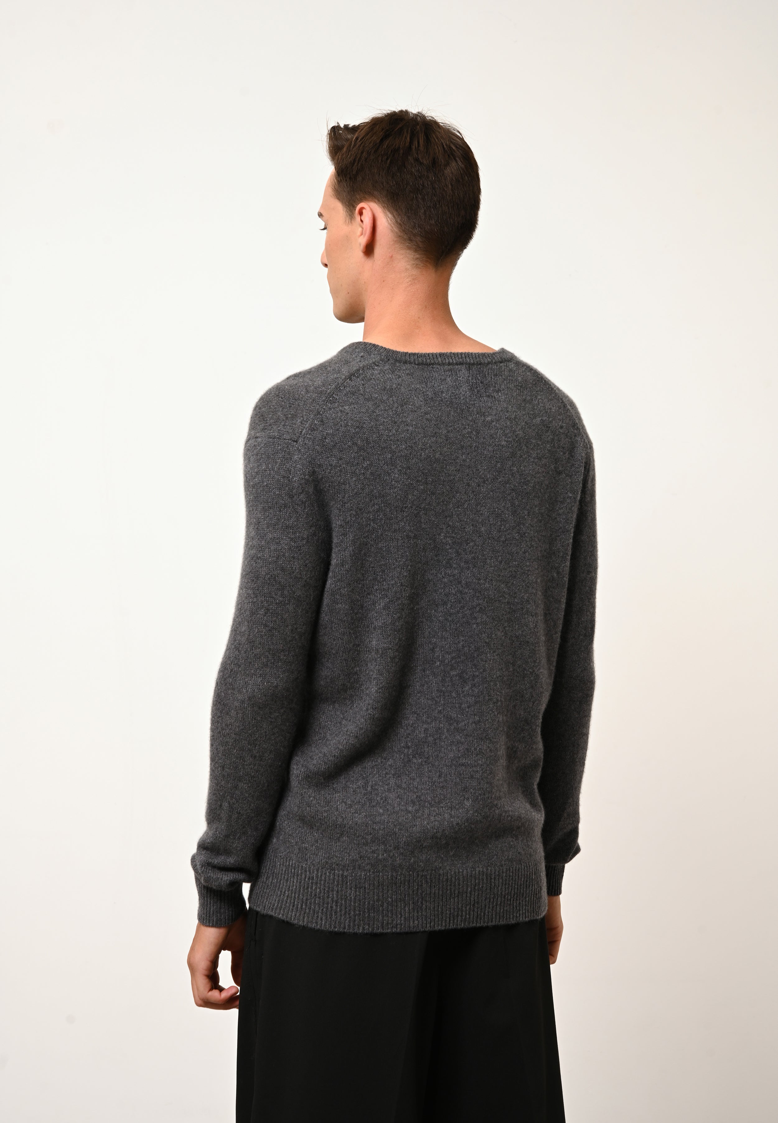 NATHAN v-neck sweater in anthracite mottled