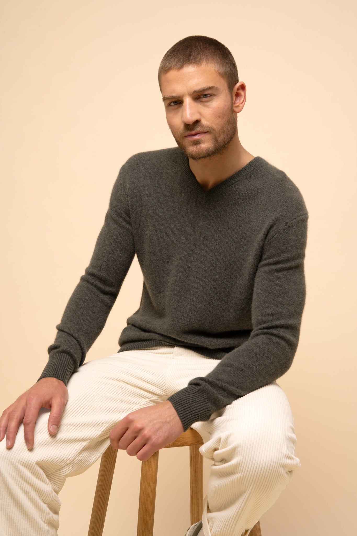 NATHAN pull col v kaki chiné