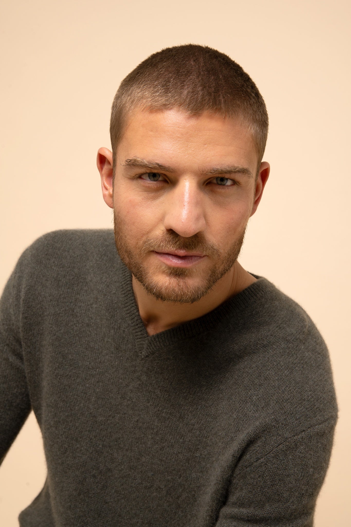 NATHAN pull col v kaki chiné