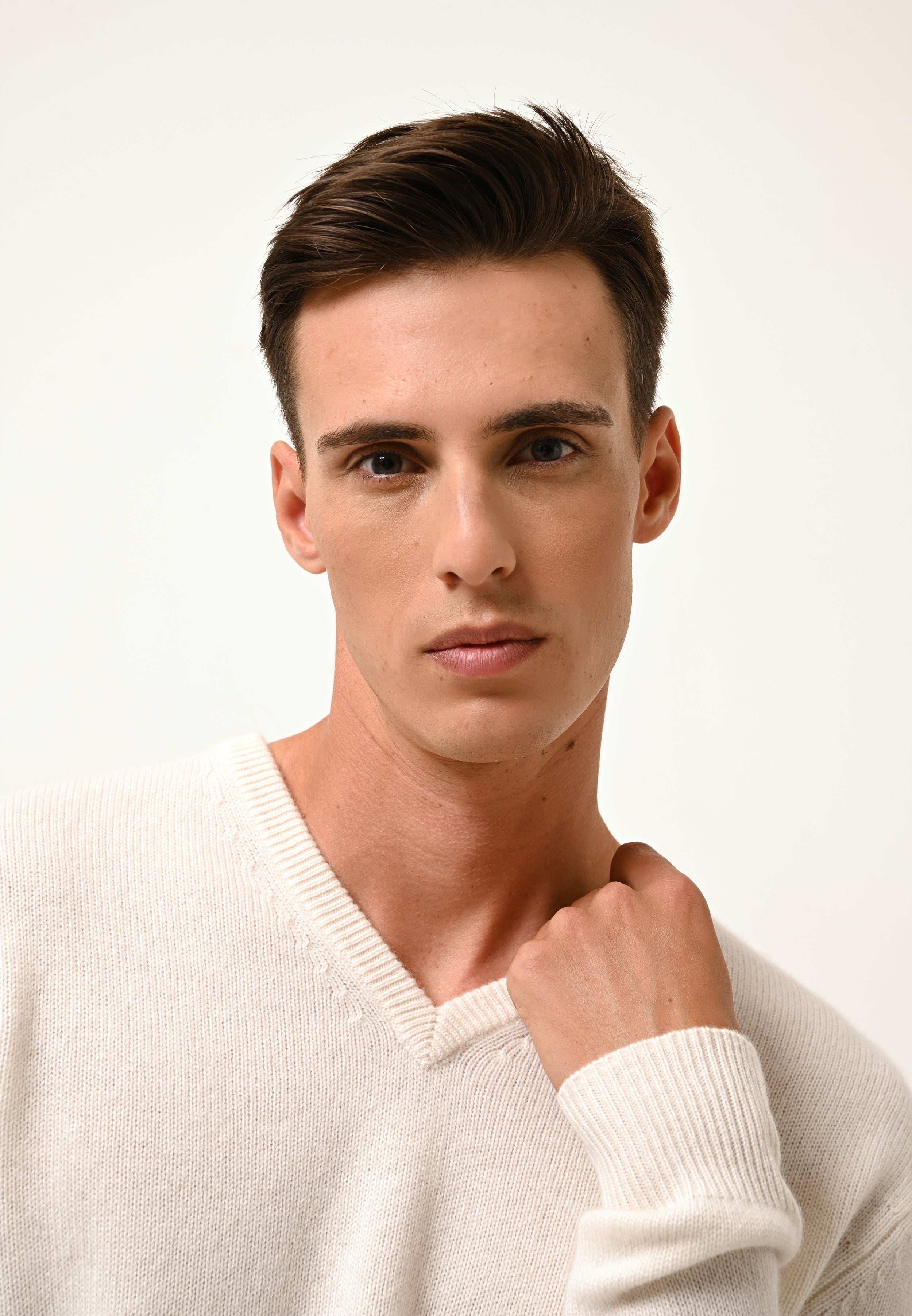 NATHAN snow v-neck sweater