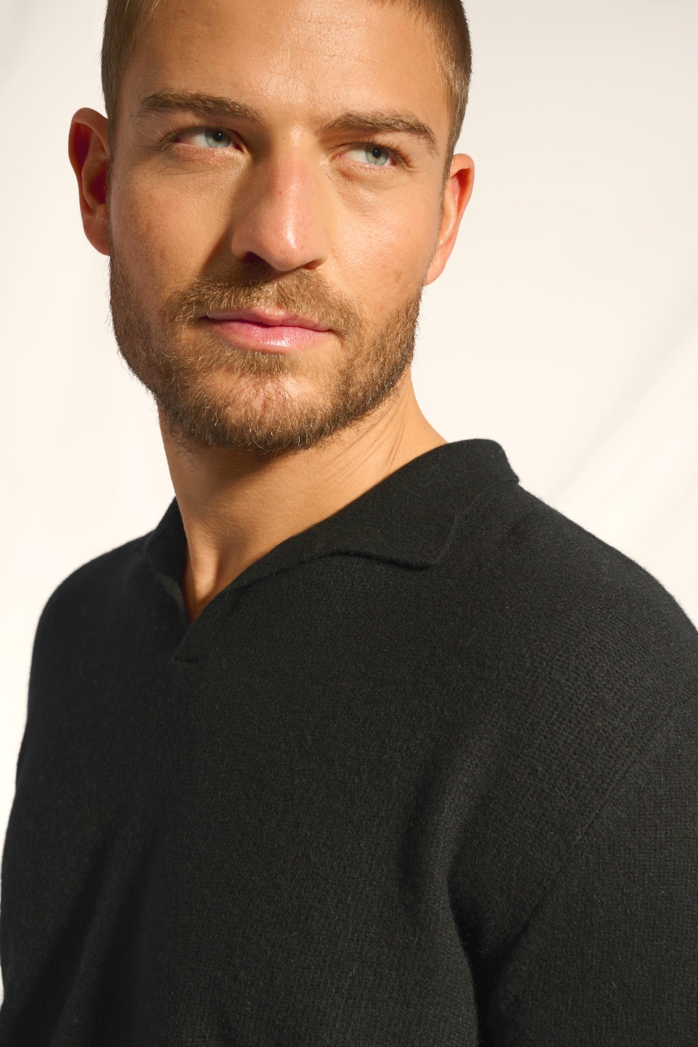 NOAH pull col polo ouvert noir