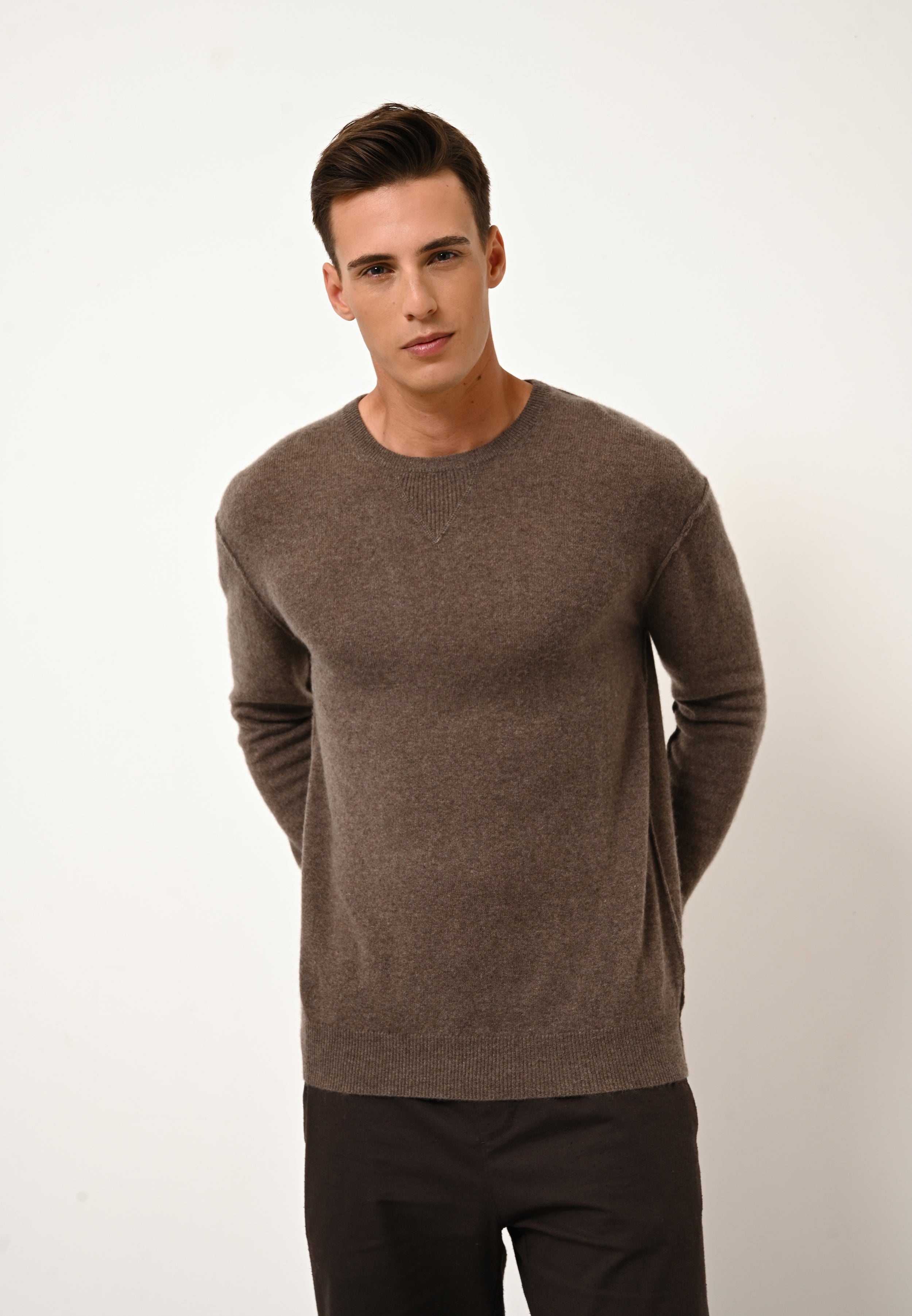 NOE round neck sweater in mottled taupe