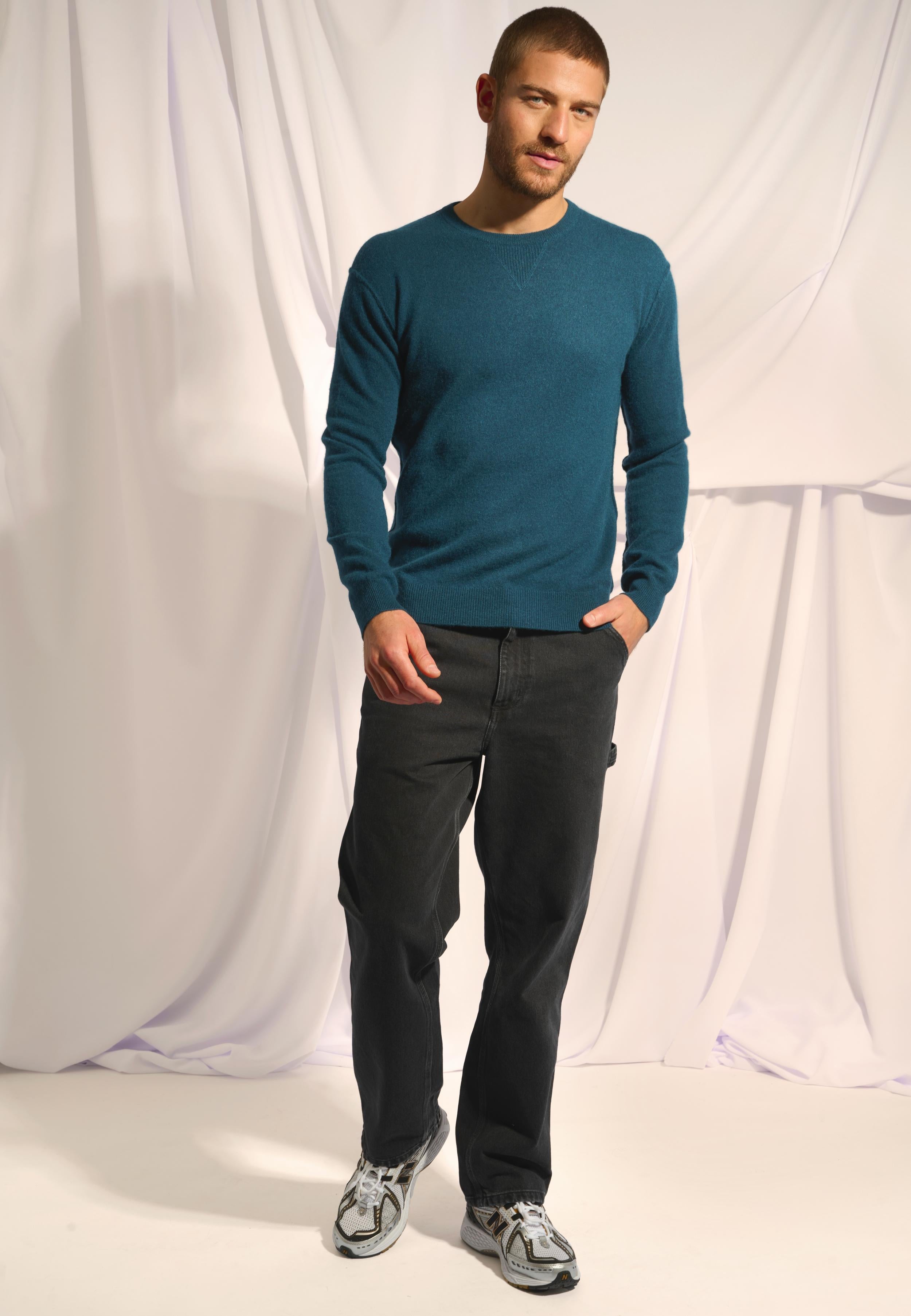 NOE duck green crew neck sweater