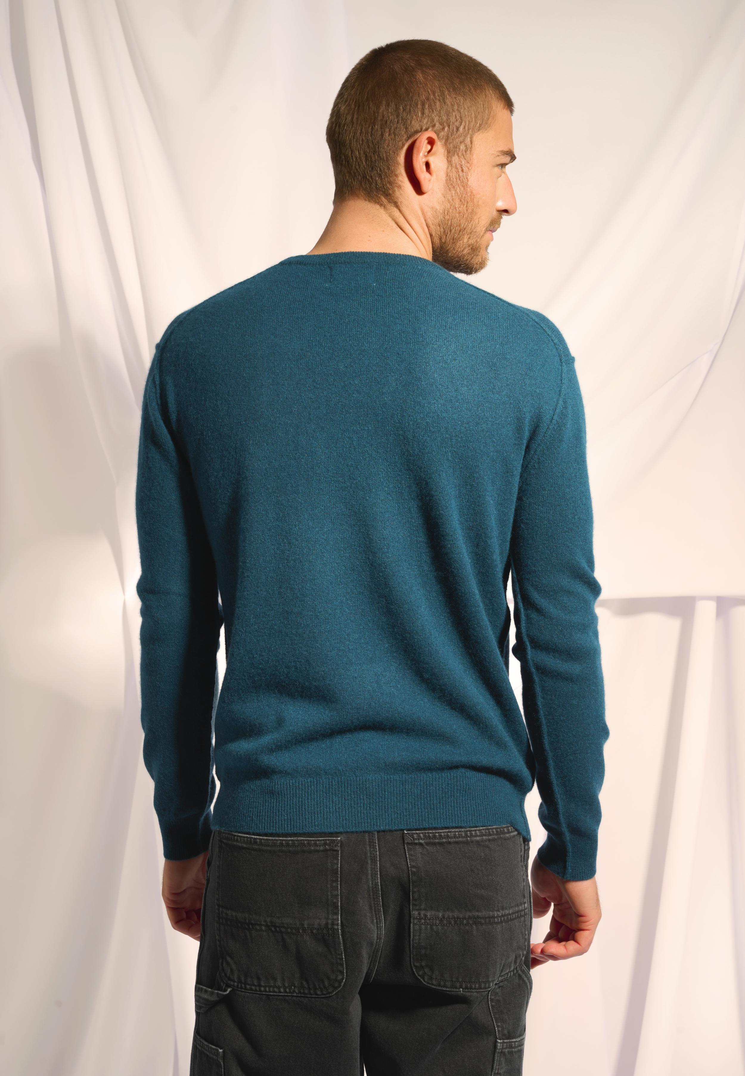 NOE duck green crew neck sweater