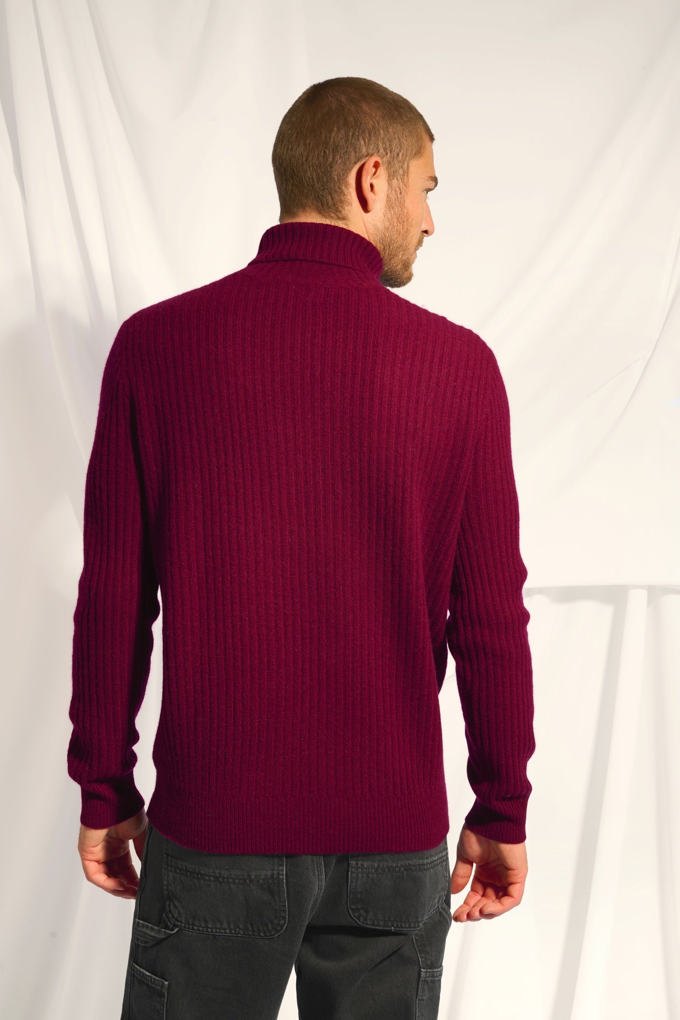 NOI pull col roulé bordeaux
