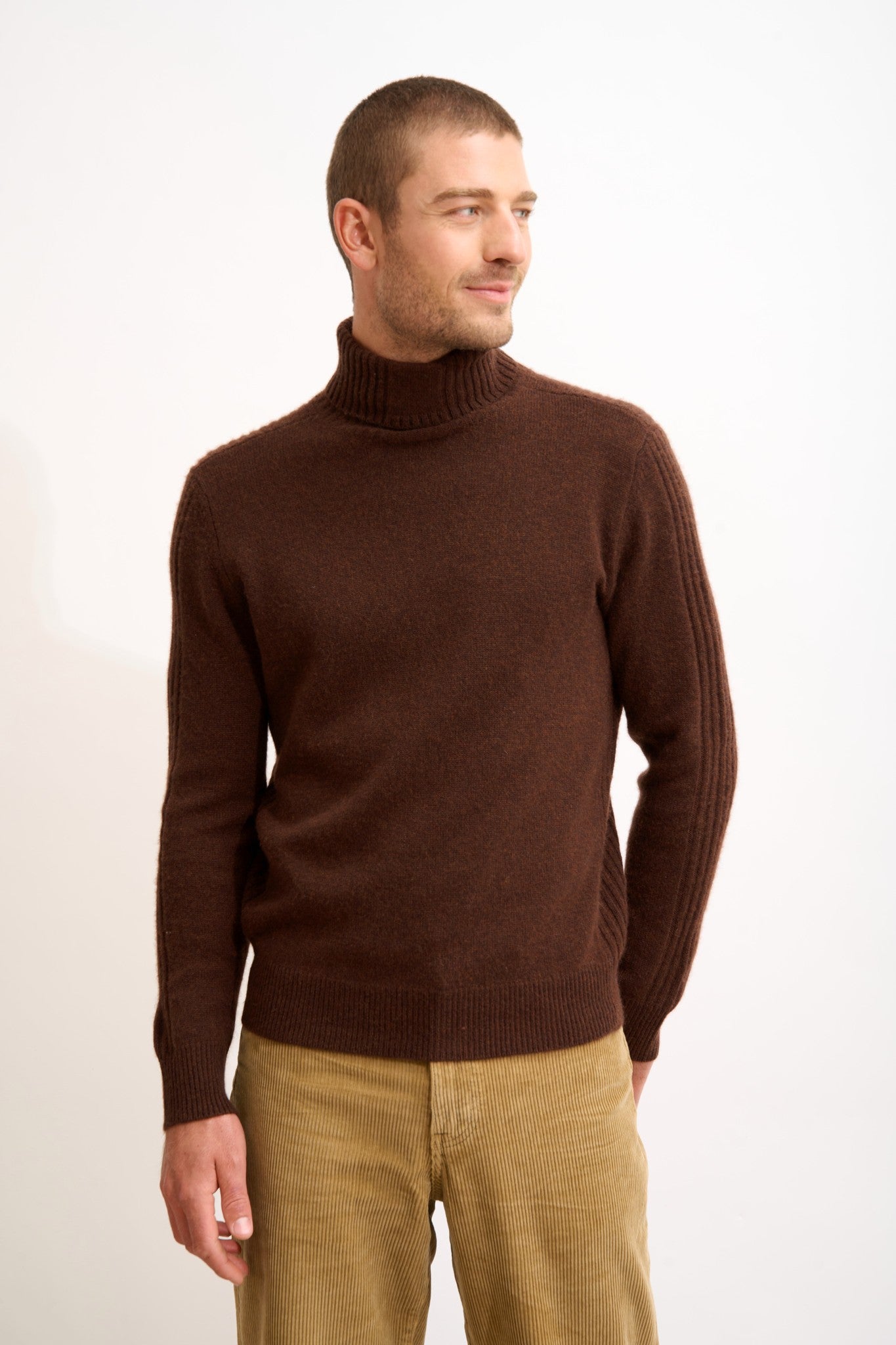 noi pull col roulé café