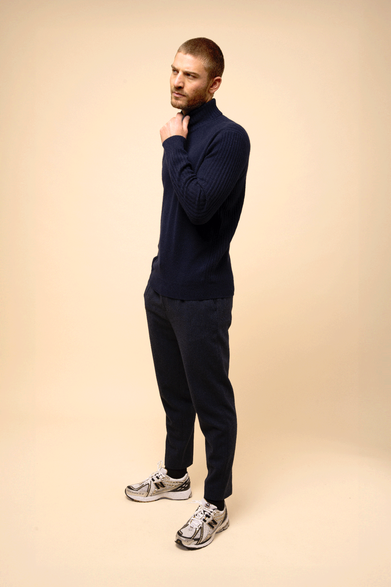 NOI pull col roulé navy