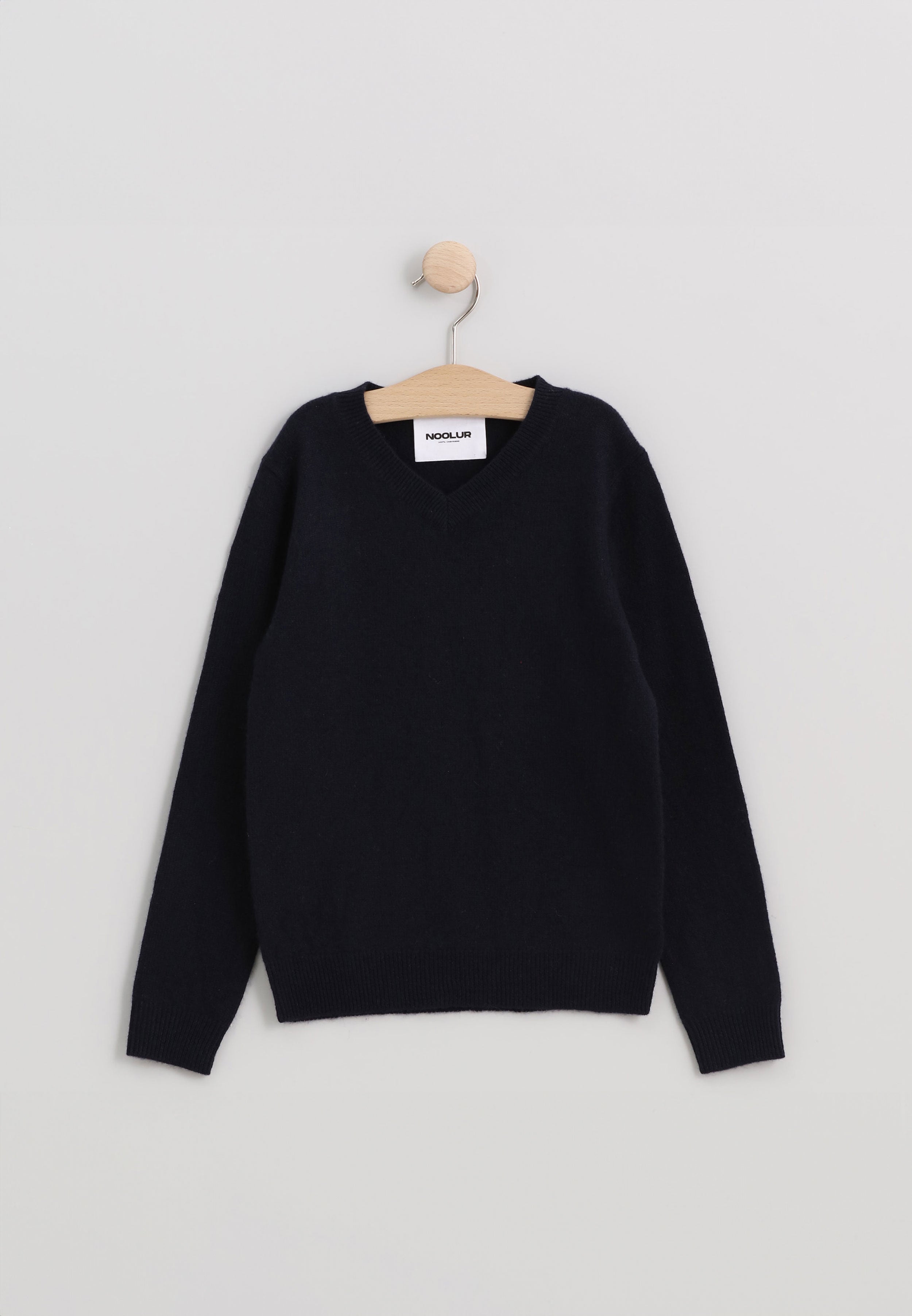 BARUUN navy v-neck sweater