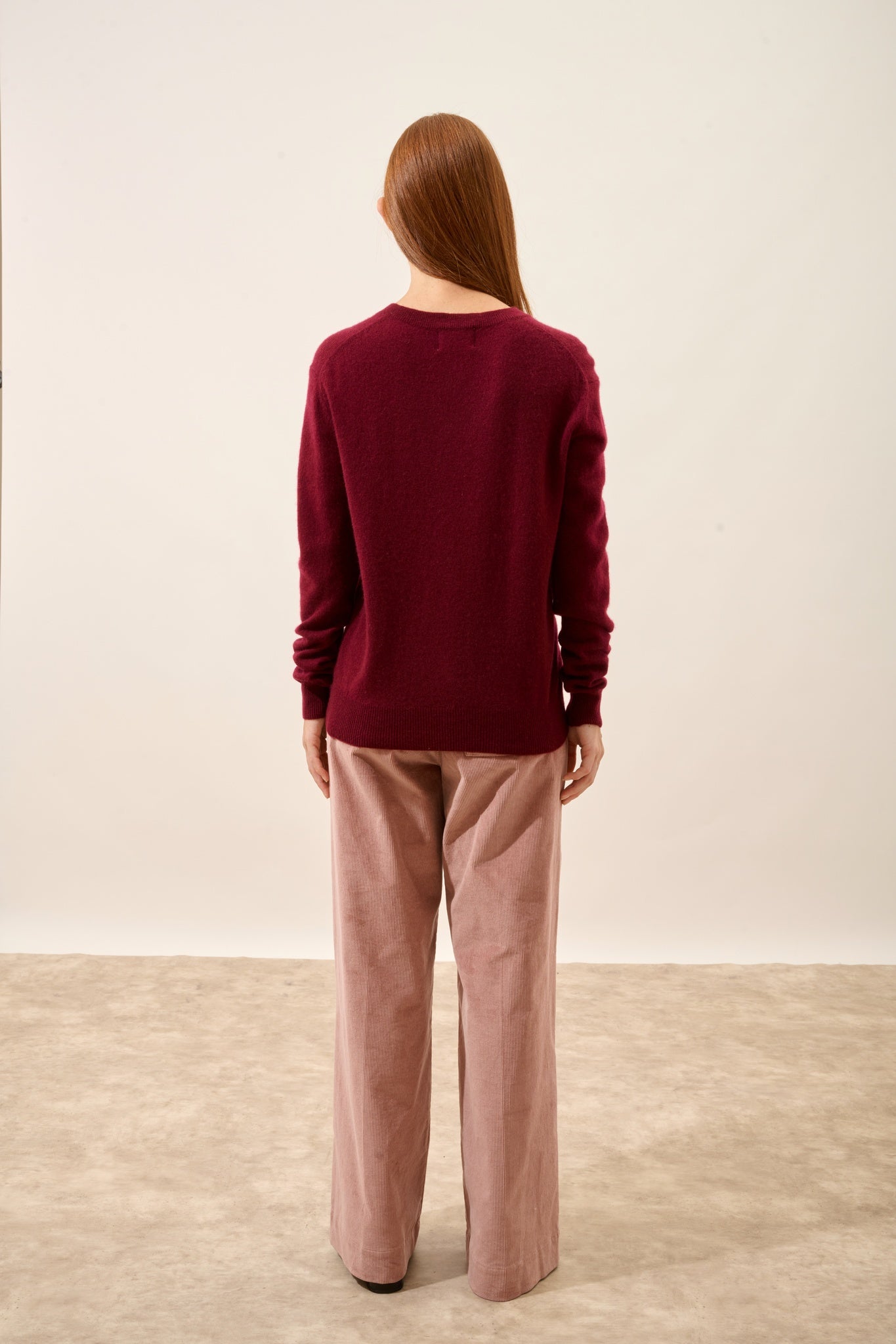 NORA pull col v bordeaux