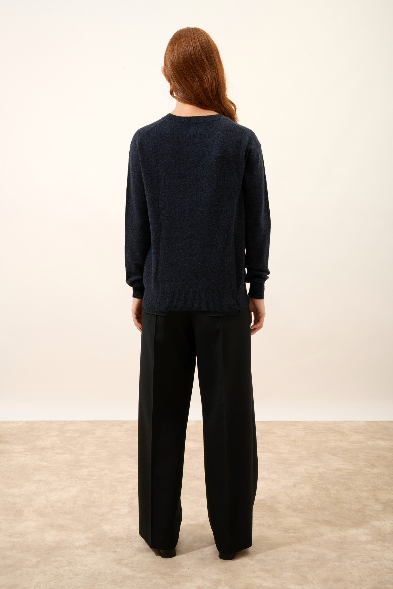 nora pull col v caviar 100% cachemire