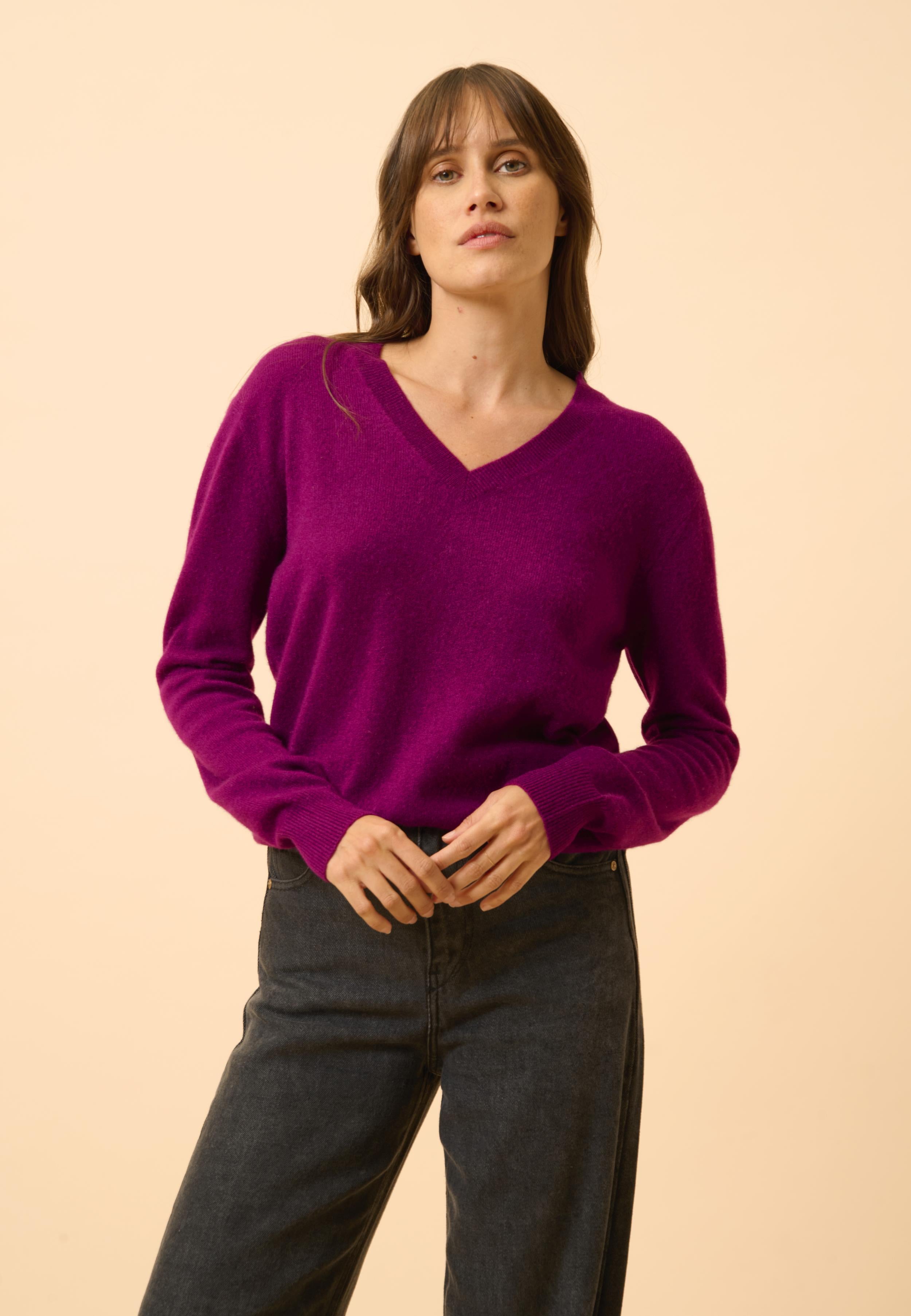 NORA plum v-neck sweater 100% cashmere