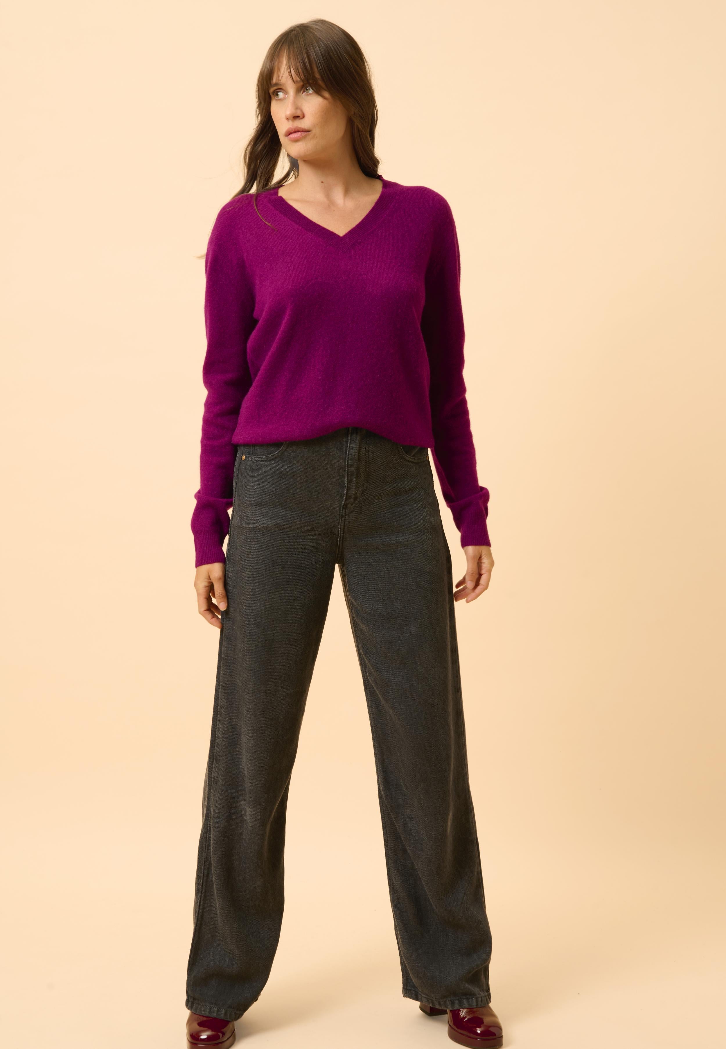 NORA plum v-neck sweater 100% cashmere