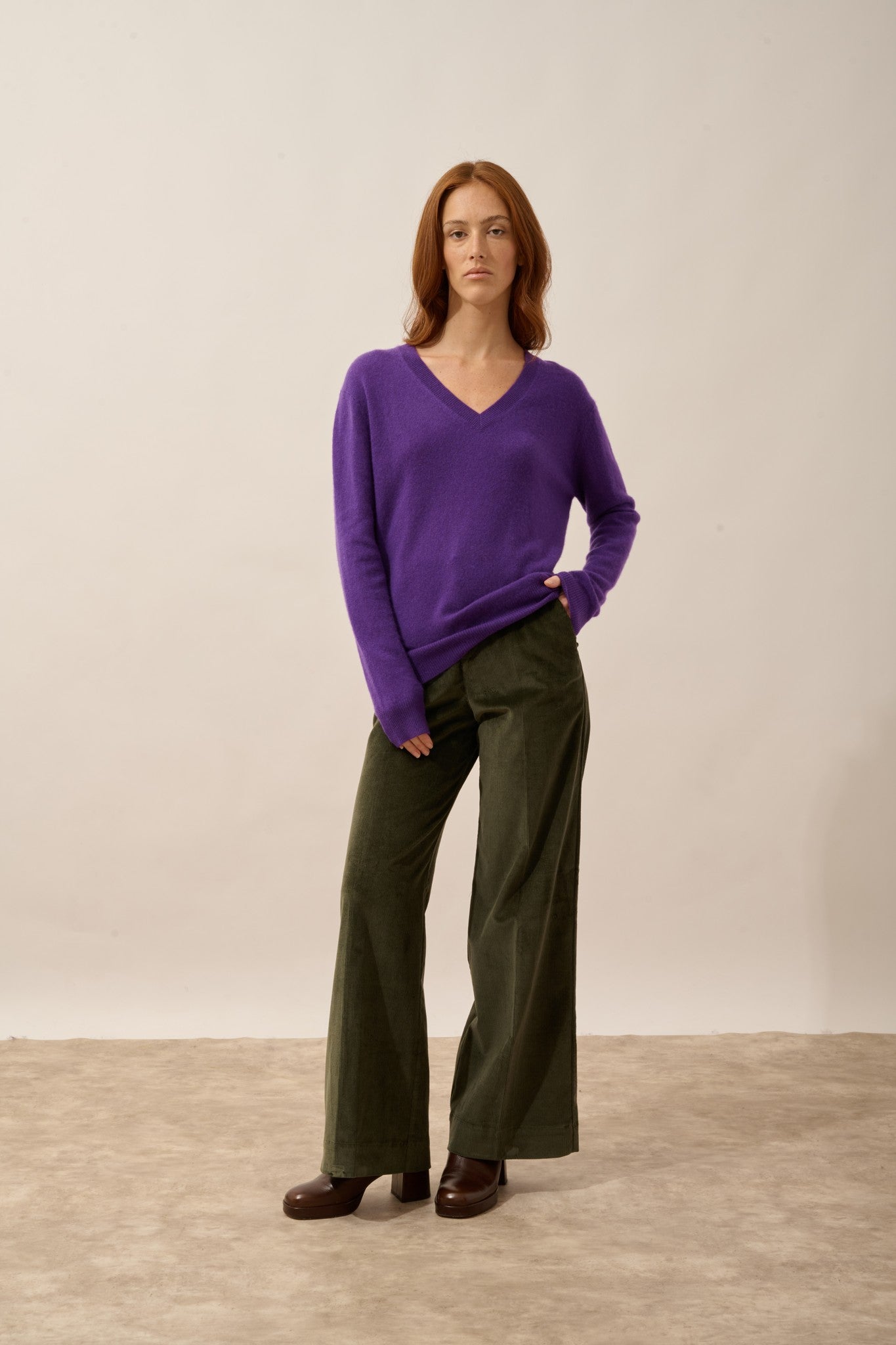 nora pull col v violette