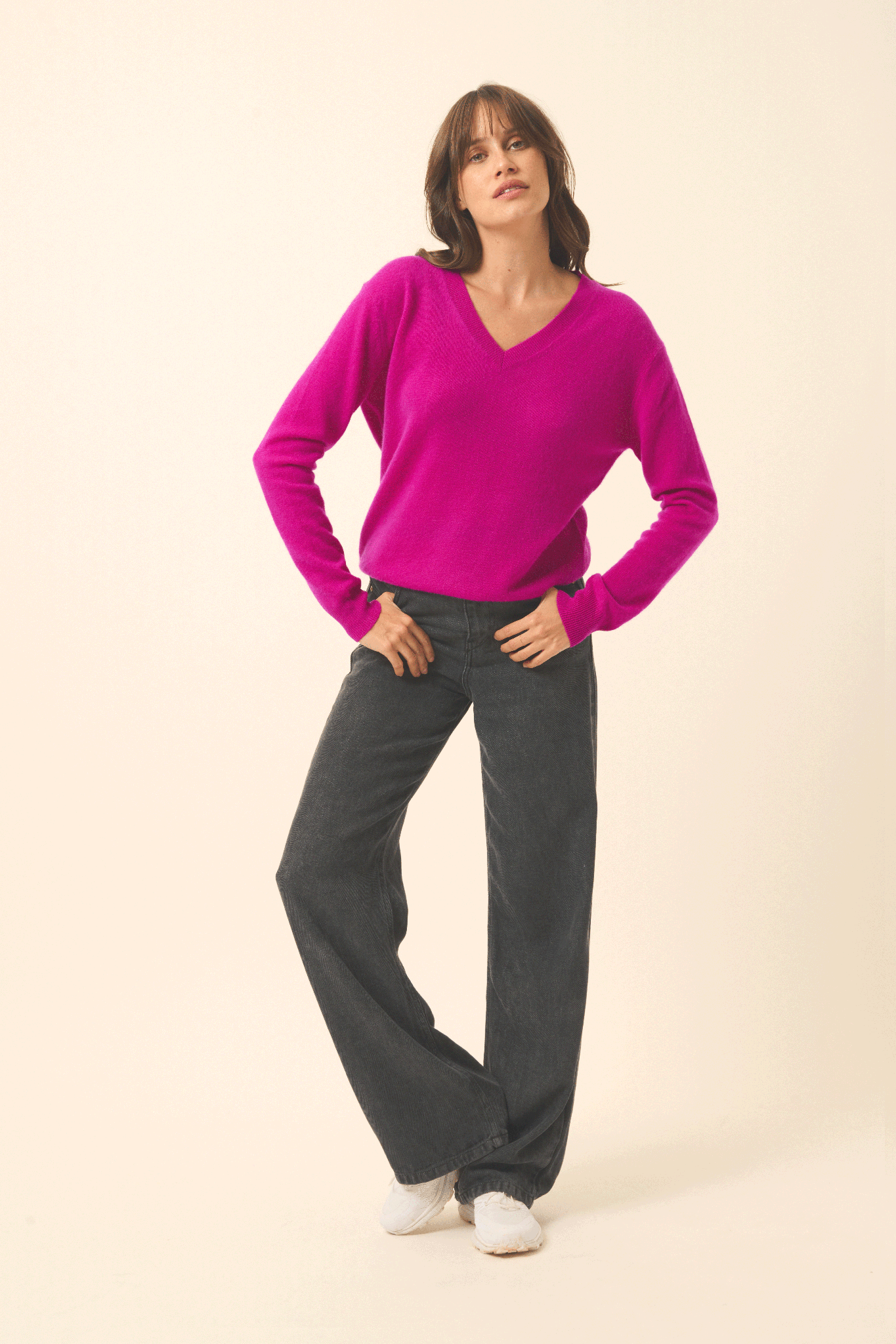 NORA pull col v violine