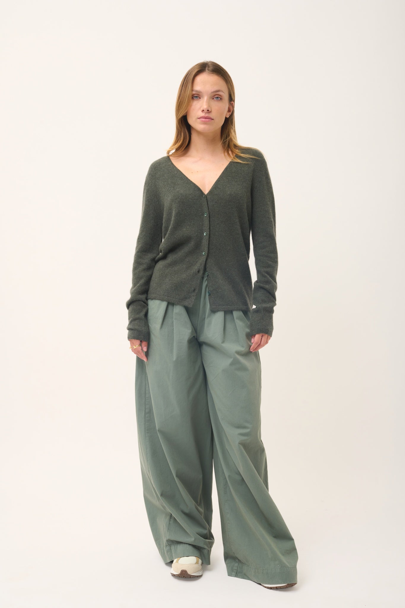 NORMA cardigan with V-neck in khaki heather