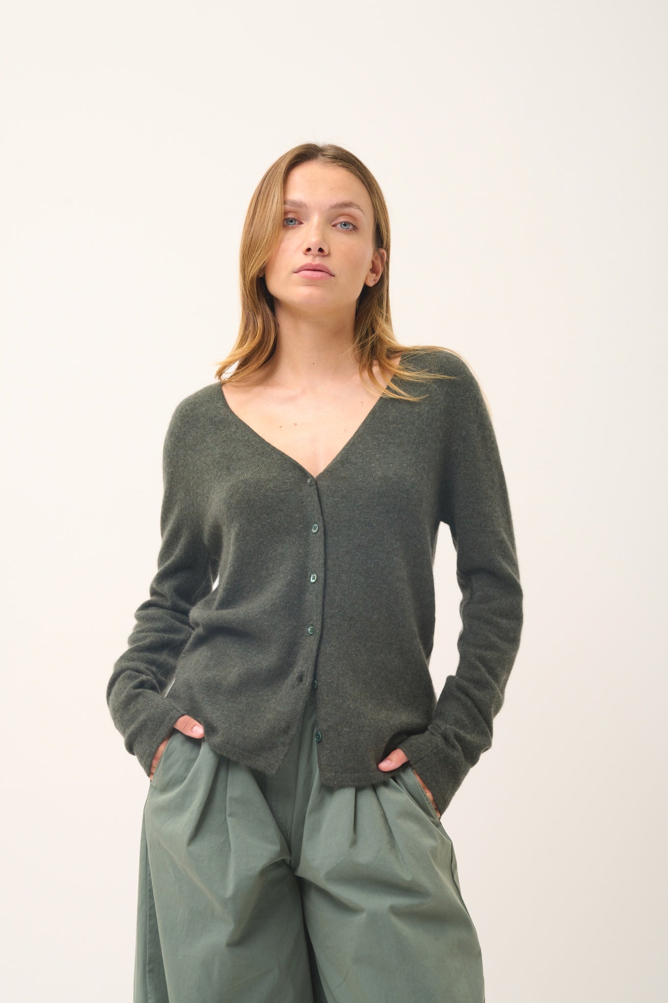 NORMA cardigan with V-neck in khaki heather